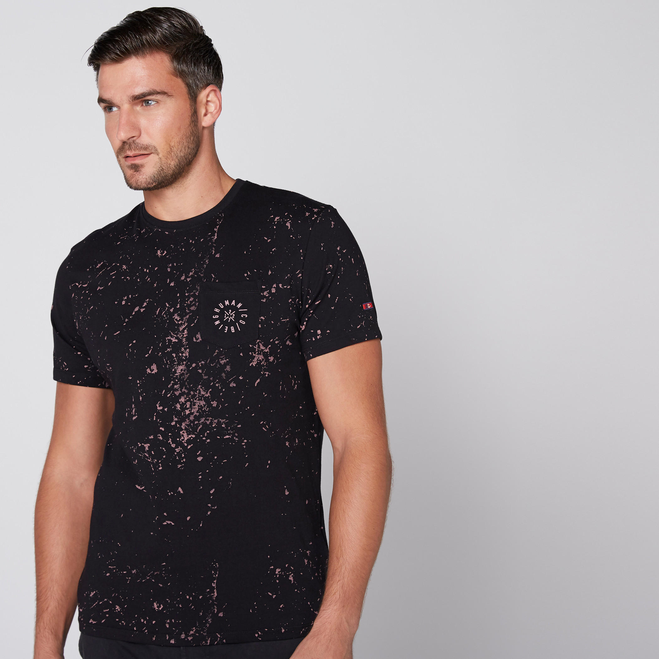 تيشيرت بياقة مستديرة وأكمام قصيرة وطبعات بيينج هيومان-men-clothing-tshirtsandpolos-tshirts-image-1