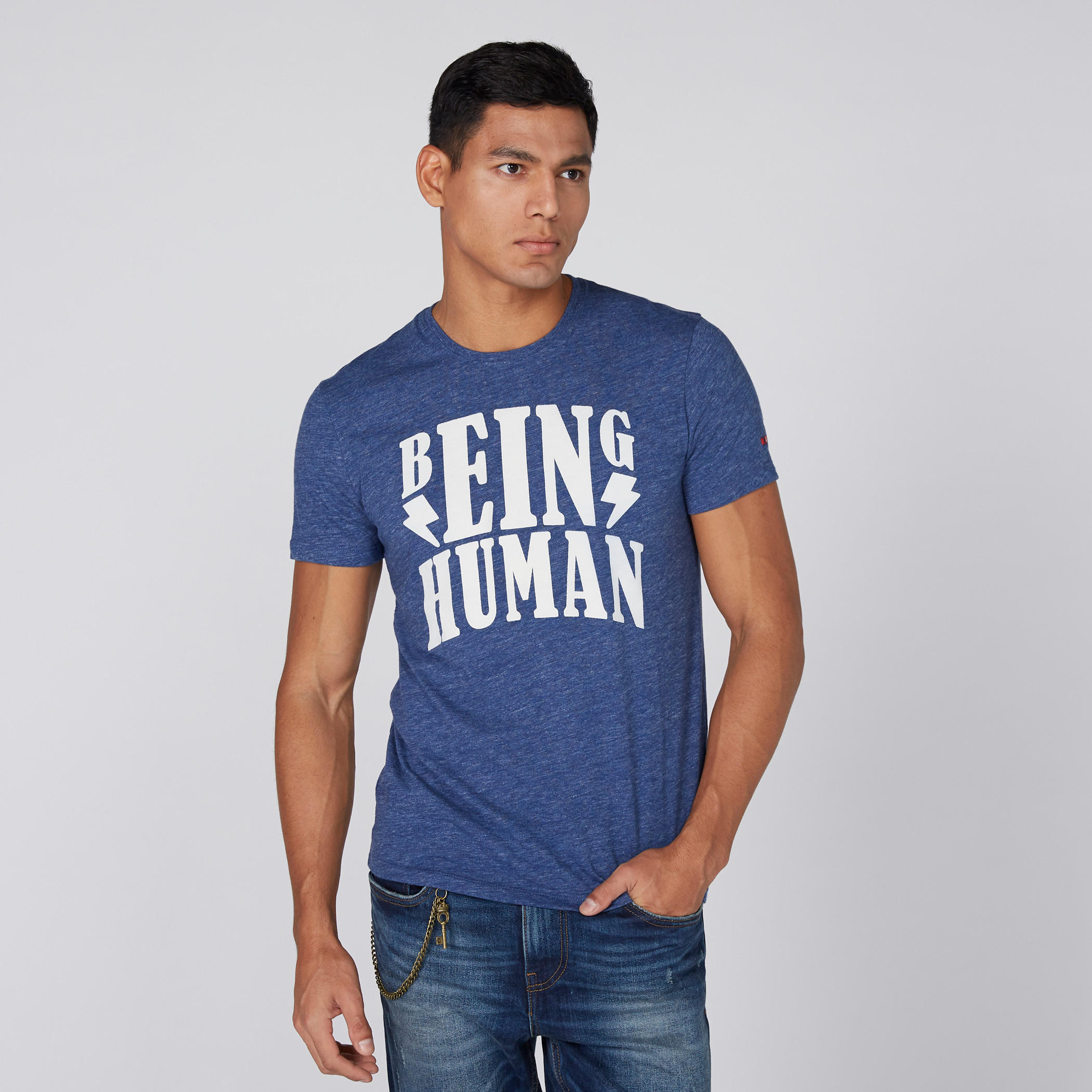 تيشيرت بياقة مستديرة وأكمام قصيرة وطبعات بيينج هيومان-men-clothing-tshirtsandpolos-tshirts-image-3
