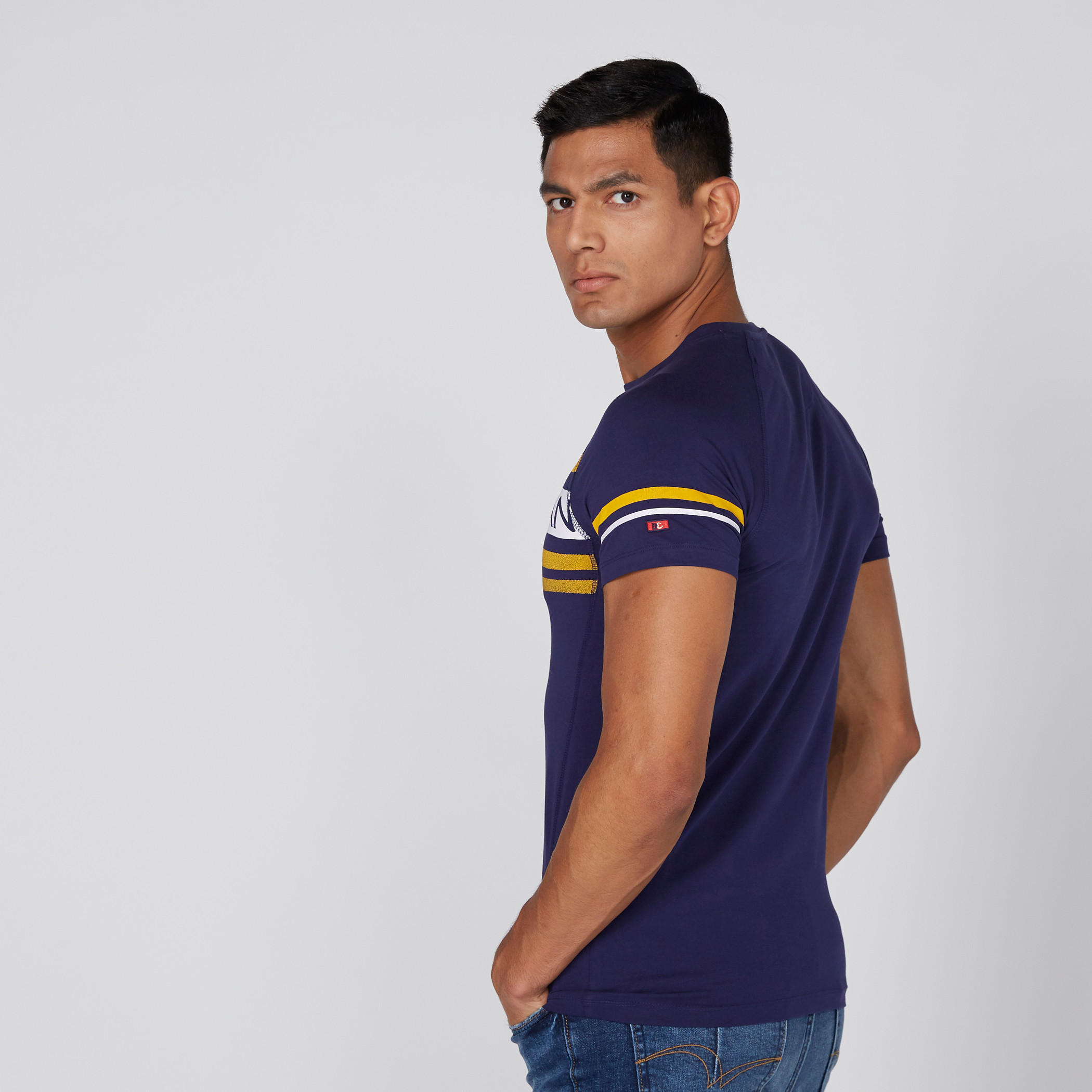 تيشيرت بياقة مستديرة وأكمام قصيرة وطبعات بيينج هيومان-men-clothing-tshirtsandpolos-tshirts-image-4