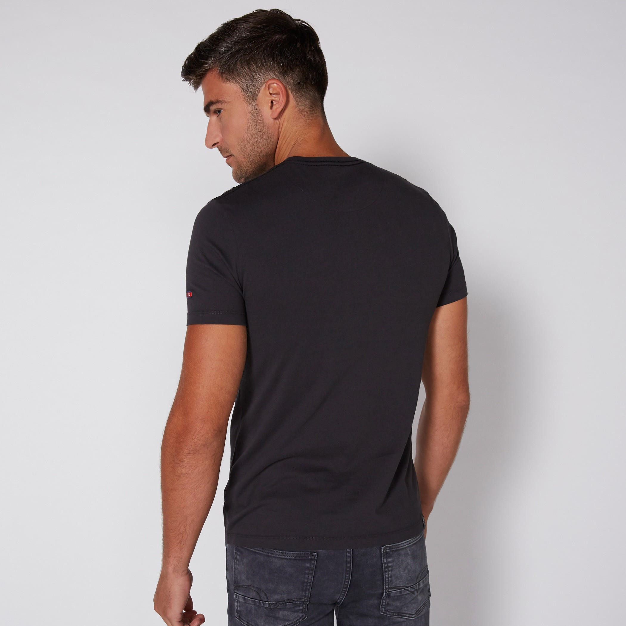 تيشيرت بياقة مستديرة وأكمام قصيرة مع طبعات بيينج هيومان-men-clothing-tshirtsandpolos-tshirts-image-4
