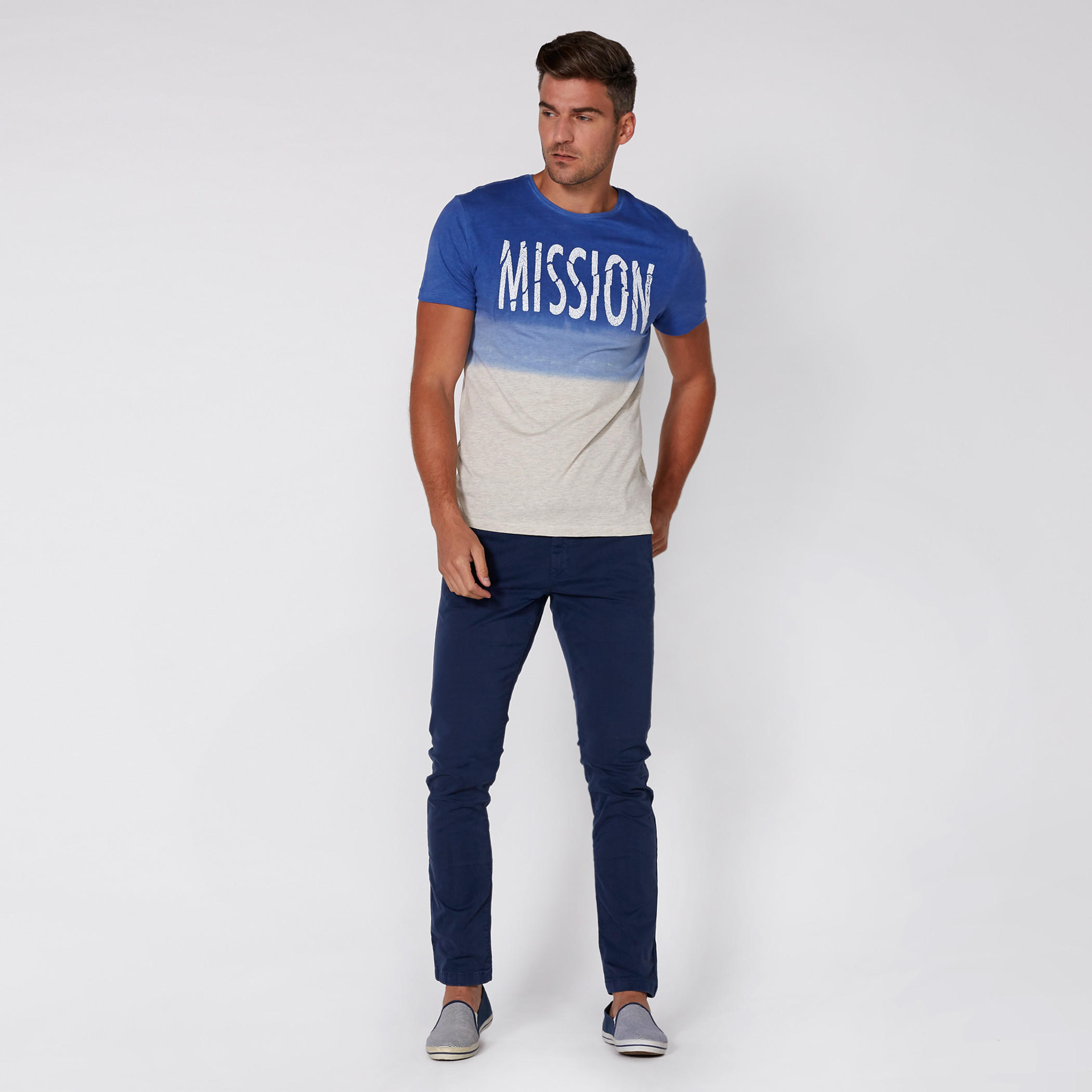 تيشيرت بياقة مستديرة وأكمام قصيرة مع طبعات بيينج هيومان-men-clothing-tshirtsandpolos-tshirts-image-2