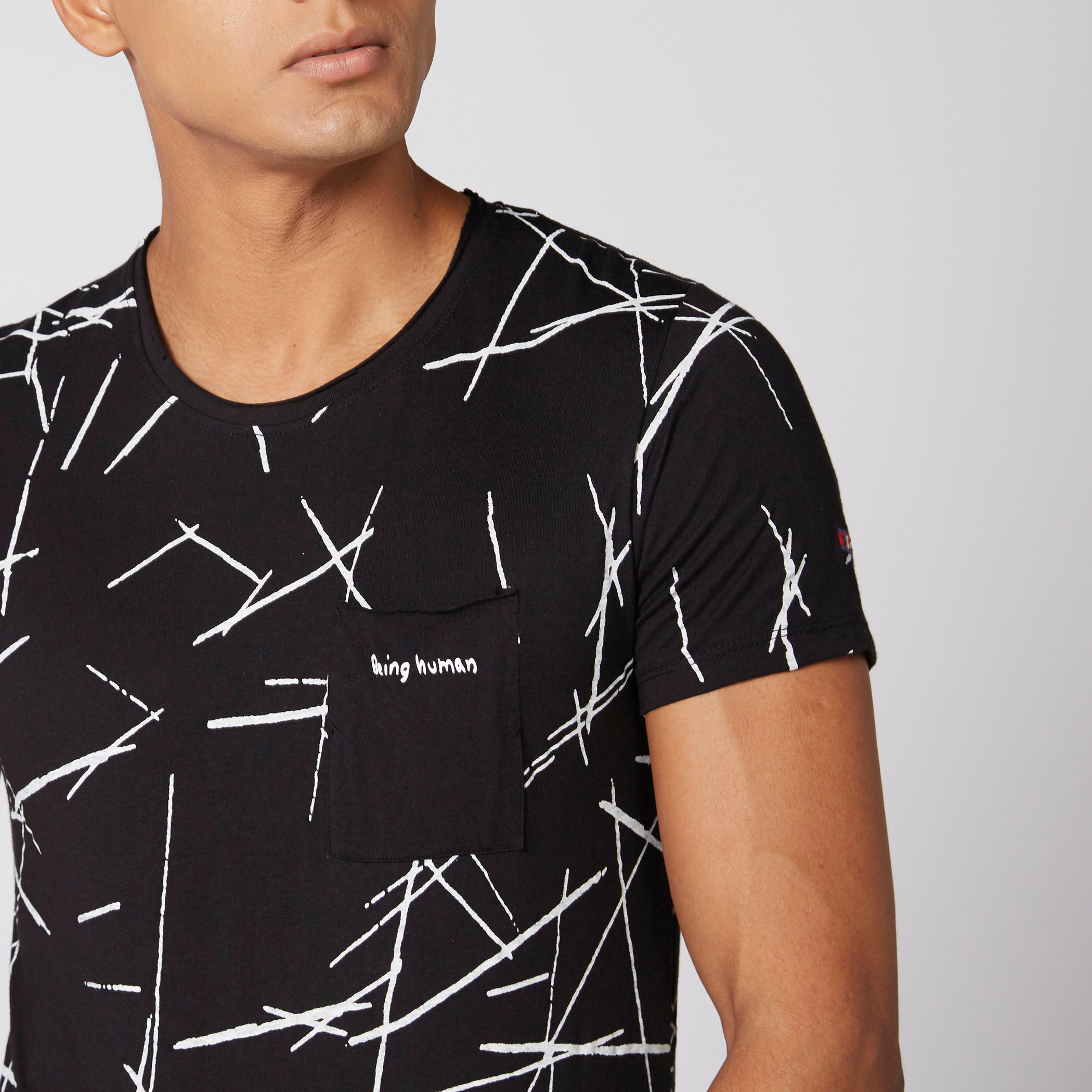 تيشيرت بياقة مستديرة وأكمام قصيرة وطبعات بيينج هيومان-men-clothing-tshirtsandpolos-tshirts-image-4
