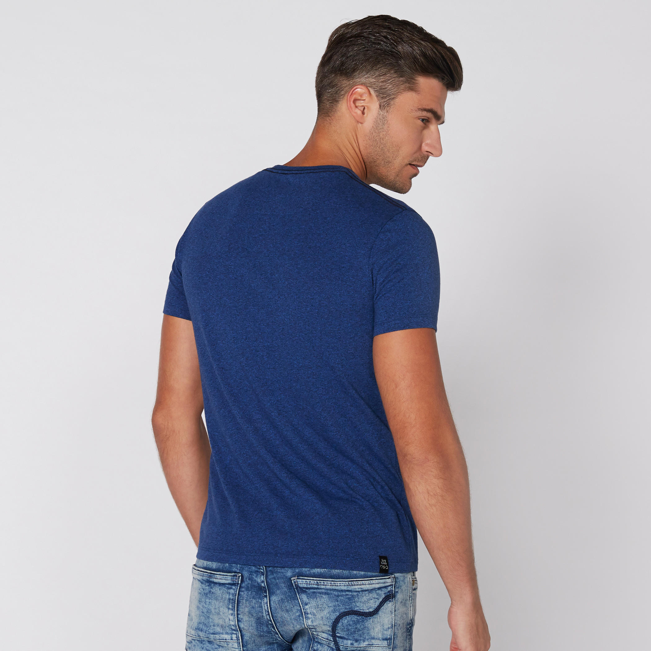 تيشيرت بياقة مستديرة وأكمام قصيرة مع طبعات بيينج هيومان-men-clothing-tshirtsandpolos-tshirts-image-4