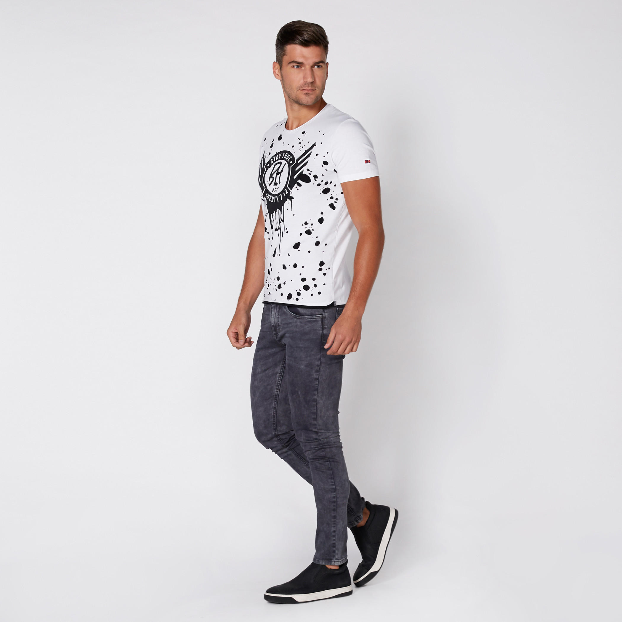 تيشيرت بياقة مستديرة وأكمام قصيرة مع طبعات بيينج هيومان-men-clothing-tshirtsandpolos-tshirts-image-1