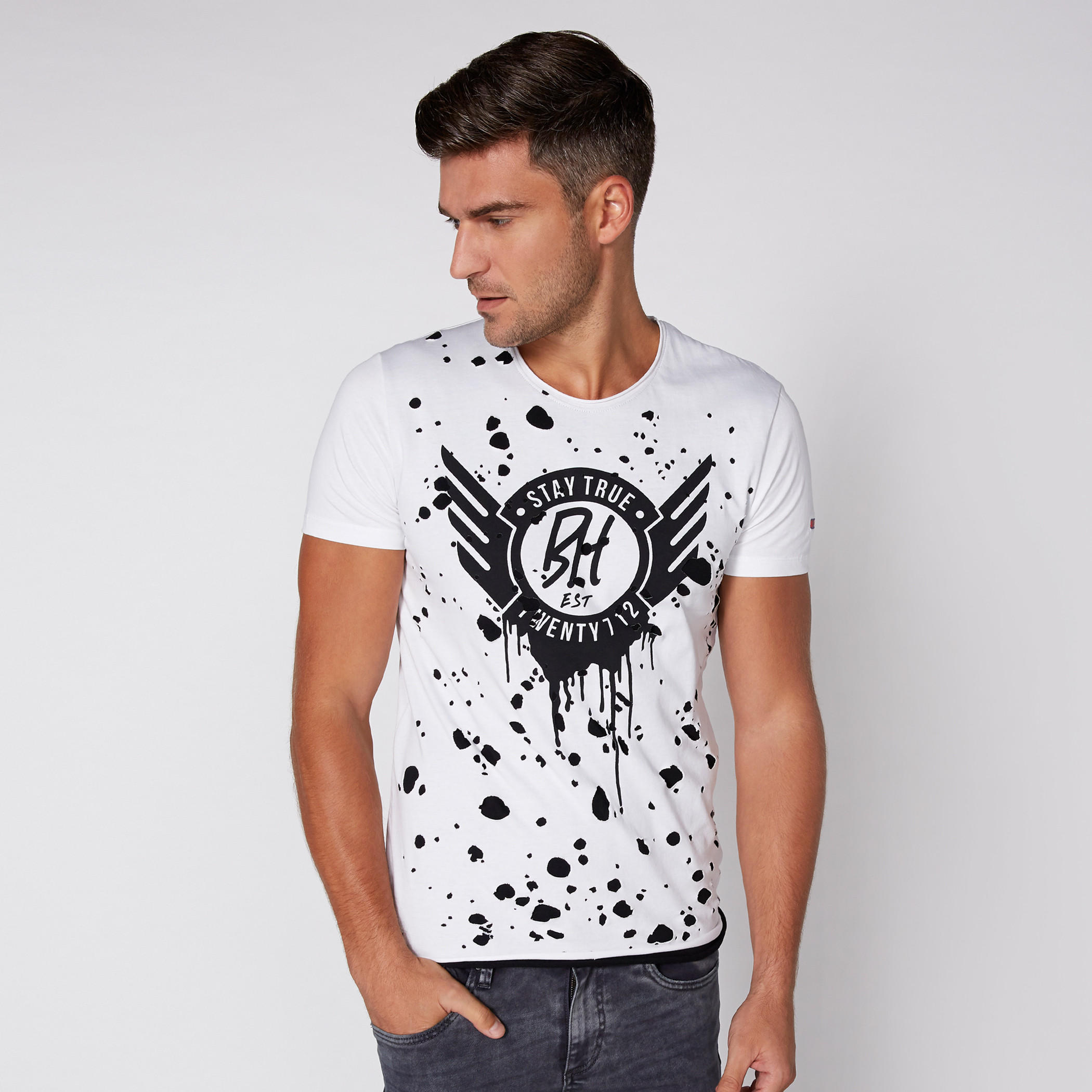 تيشيرت بياقة مستديرة وأكمام قصيرة مع طبعات بيينج هيومان-men-clothing-tshirtsandpolos-tshirts-image-3