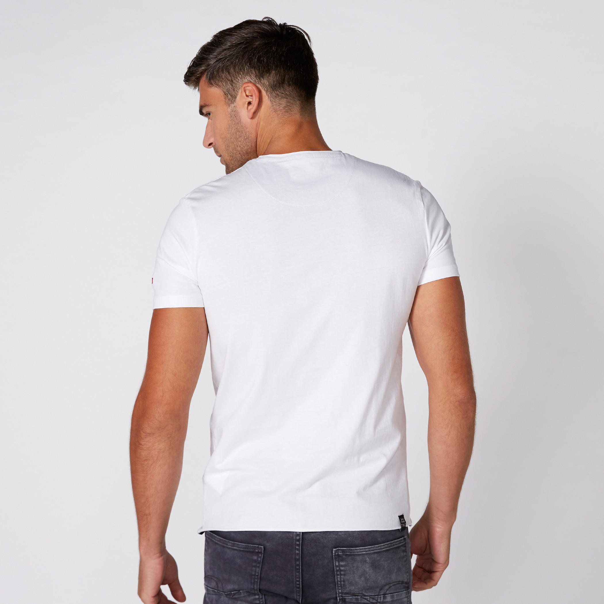 تيشيرت بياقة مستديرة وأكمام قصيرة مع طبعات بيينج هيومان-men-clothing-tshirtsandpolos-tshirts-image-4