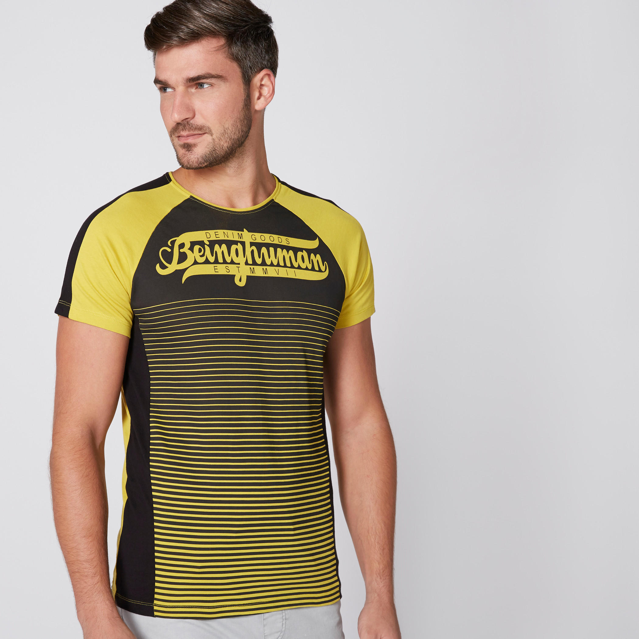 تيشيرت بياقة مستديرة وأكمام مغايرة وطبعات بيينج هيومان-men-clothing-tshirtsandpolos-tshirts-image-2