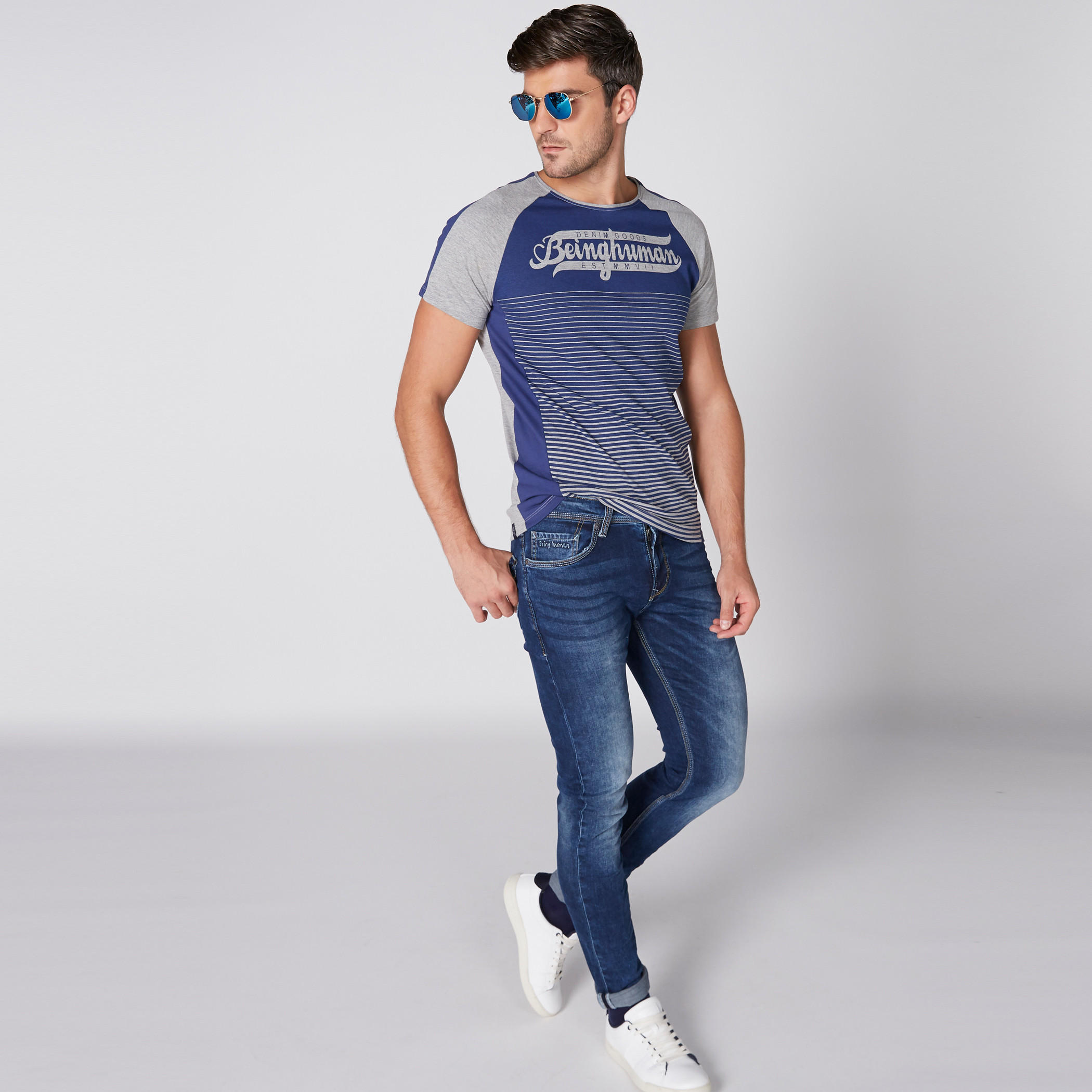 تيشيرت بياقة مستديرة وأكمام قصيرة وطبعات بيينج هيومان-men-clothing-tshirtsandpolos-tshirts-image-4