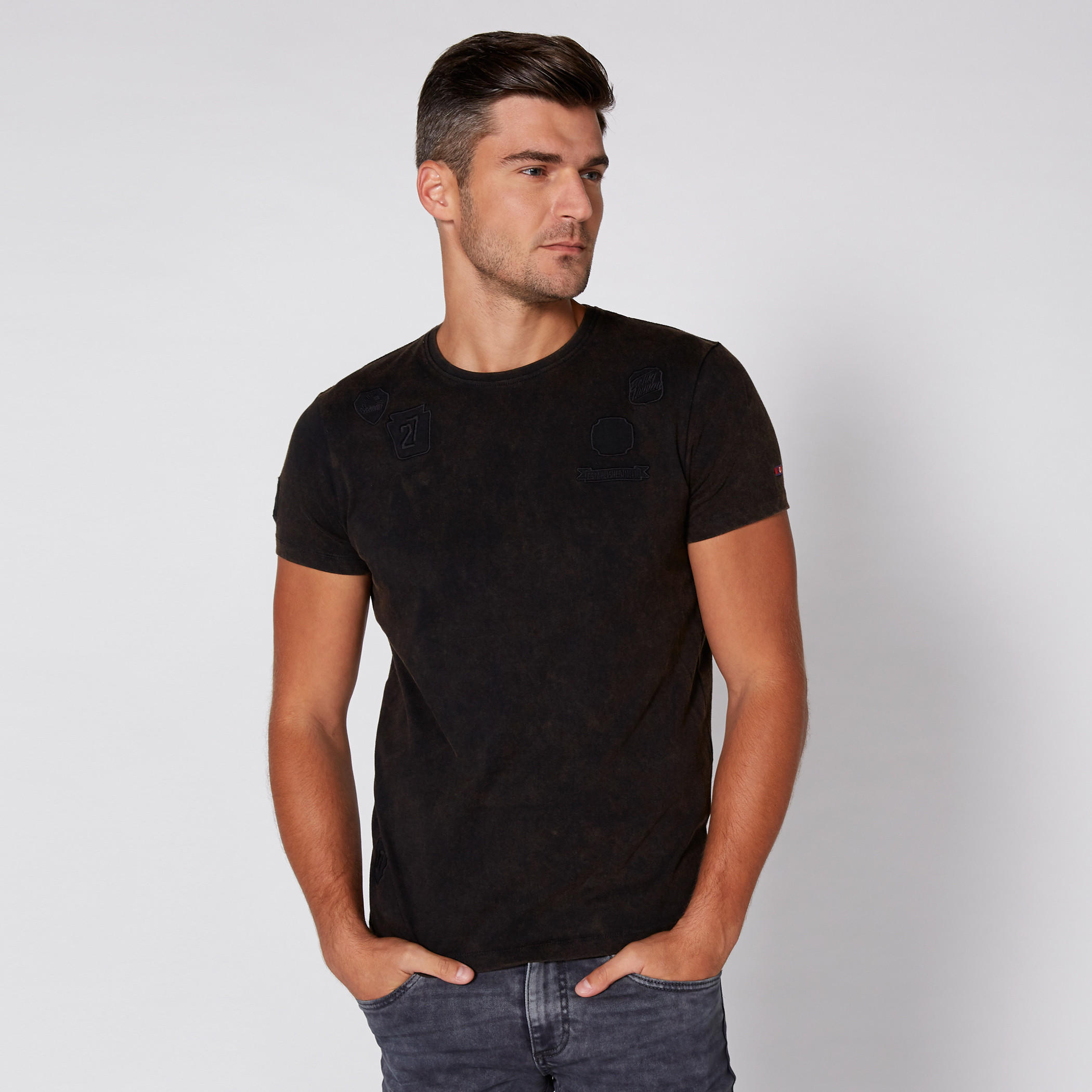 تيشيرت بياقة مستديرة وأكمام قصيرة من بيينج هيومان-men-clothing-tshirtsandpolos-tshirts-image-1