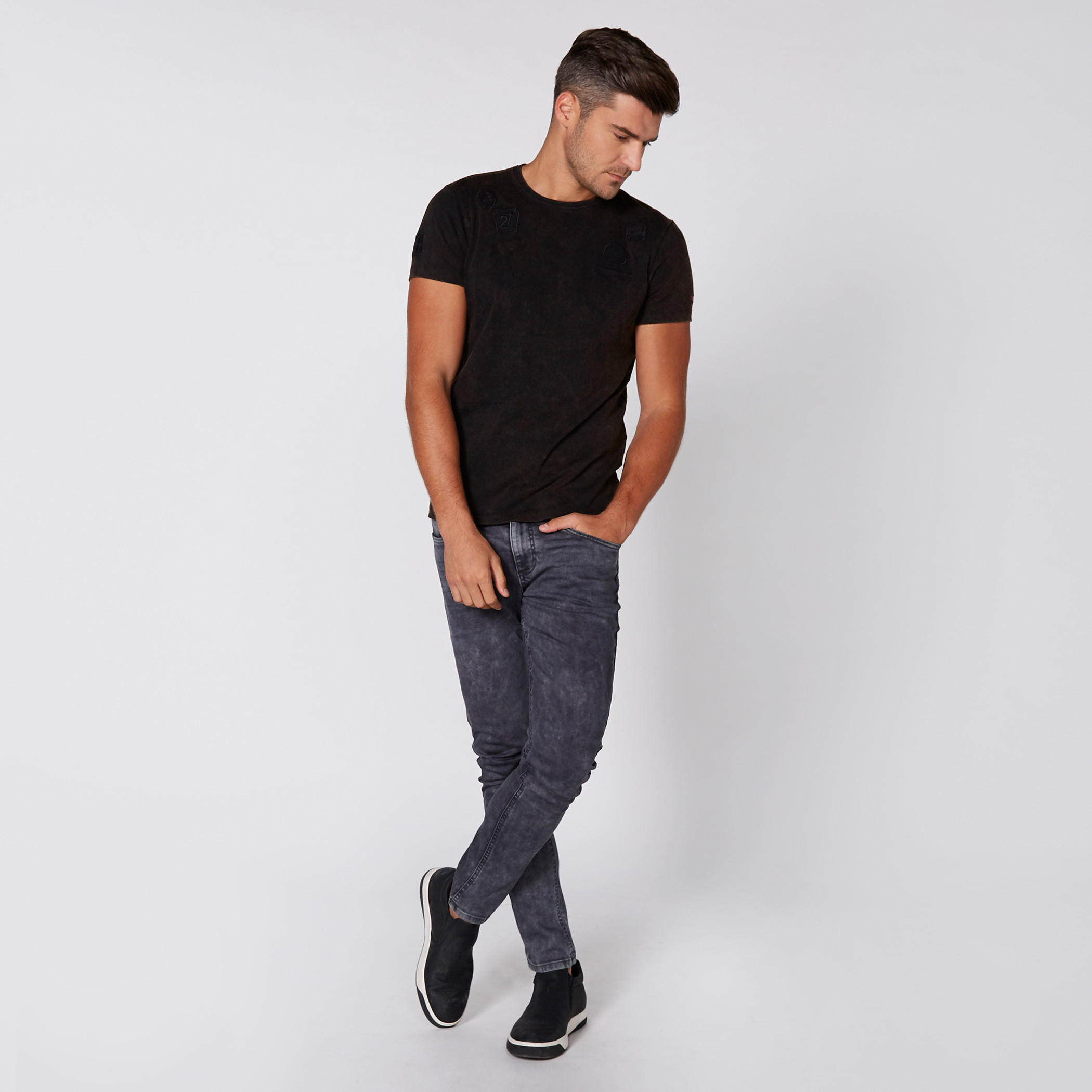 تيشيرت بياقة مستديرة وأكمام قصيرة من بيينج هيومان-men-clothing-tshirtsandpolos-tshirts-image-2