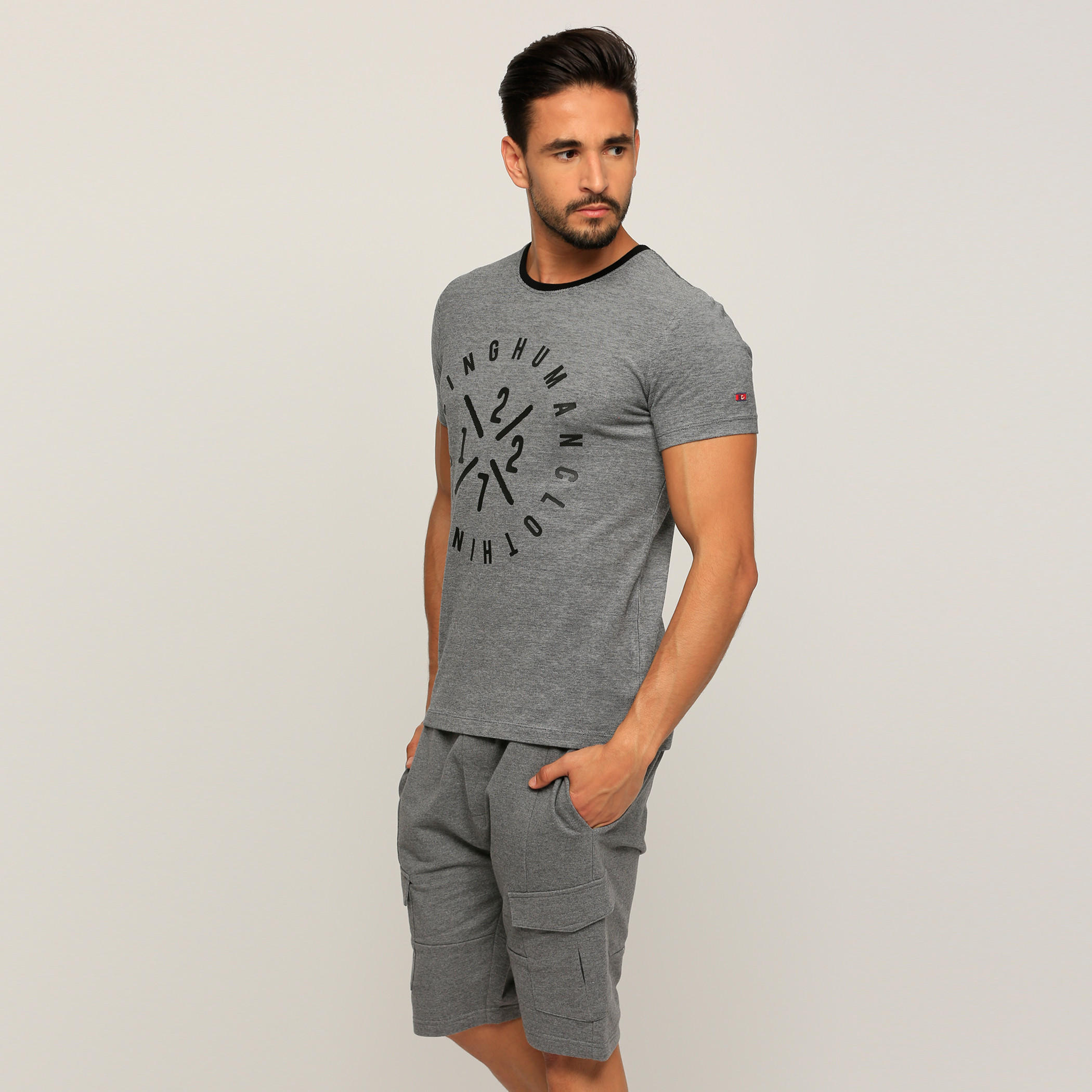 تيشيرت بياقة مستديرة وأكمام قصيرة مع طبعات بيينج هيومان-men-clothing-tshirtsandpolos-tshirts-image-3