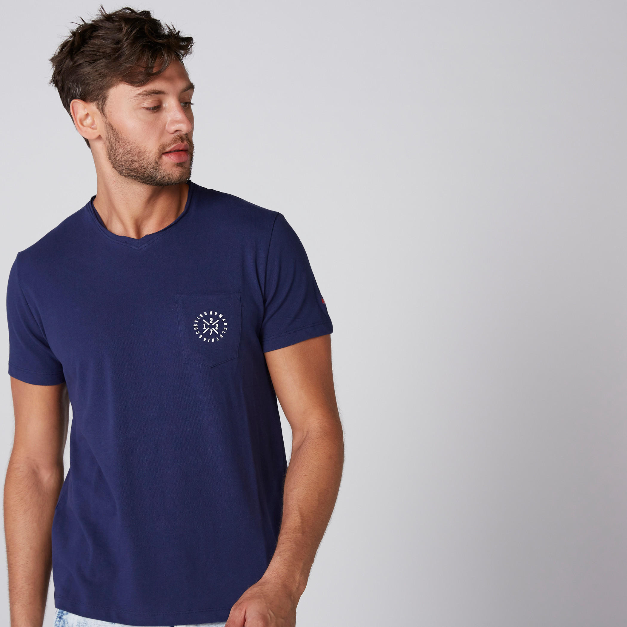 تيشيرت بياقة مستديرة وأكمام قصيرة من بيينج هيومان-men-clothing-tshirtsandpolos-tshirts-image-2