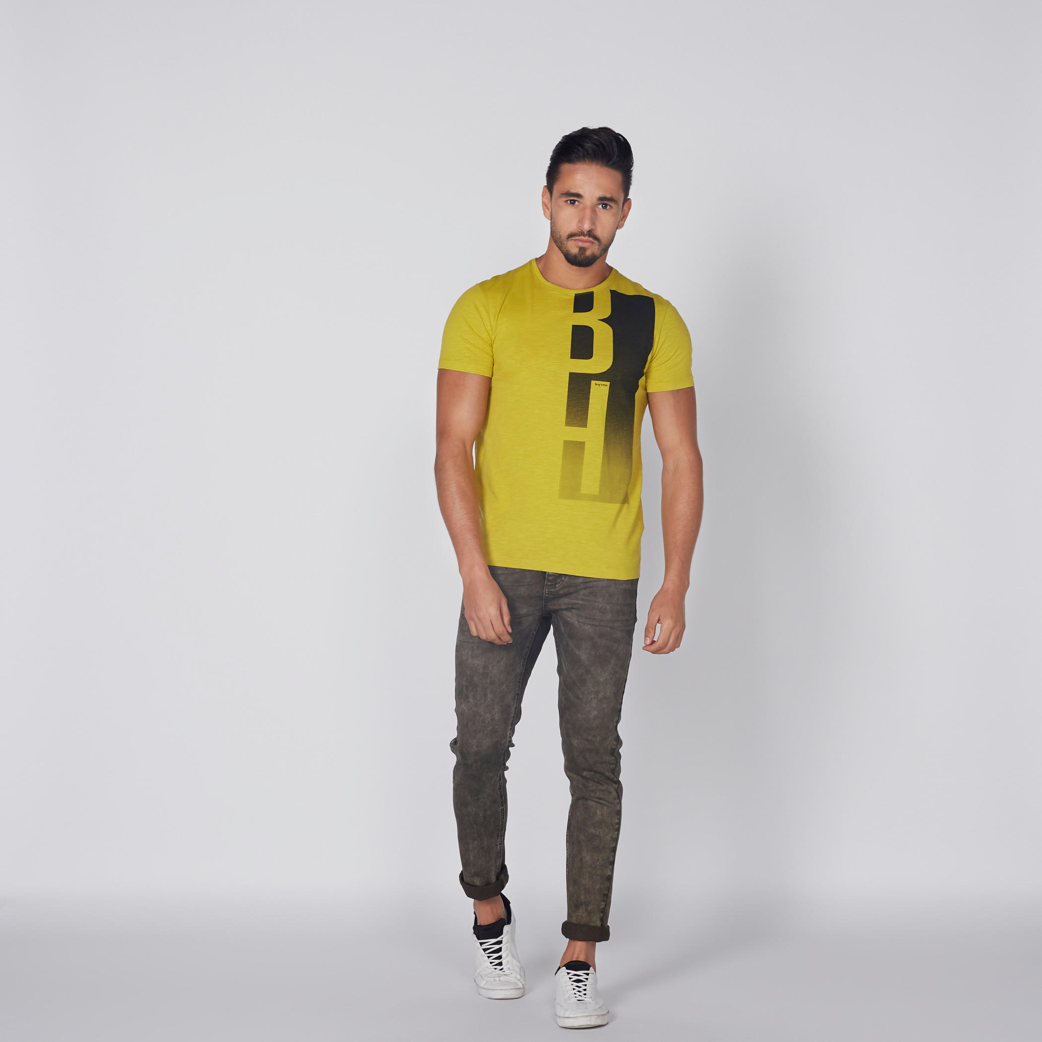 تيشيرت بياقة ضيّقة وأكمام قصيرة وطبعات بيينج هيومان-men-clothing-tshirtsandpolos-tshirts-image-3