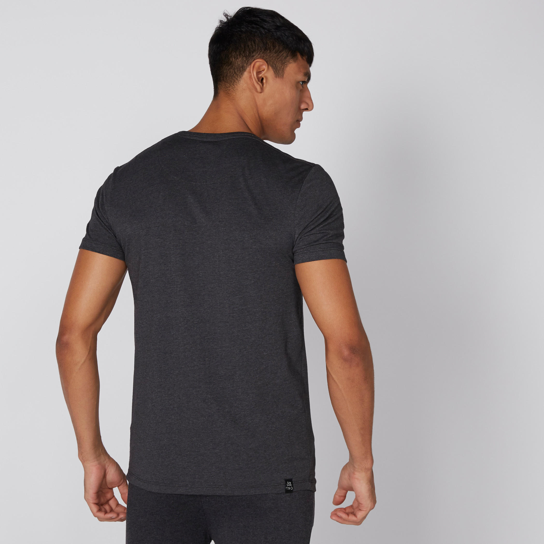 تيشيرت بياقة مستديرة وأكمام قصيرة وطبعات بيينج هيومان-men-clothing-tshirtsandpolos-tshirts-image-3