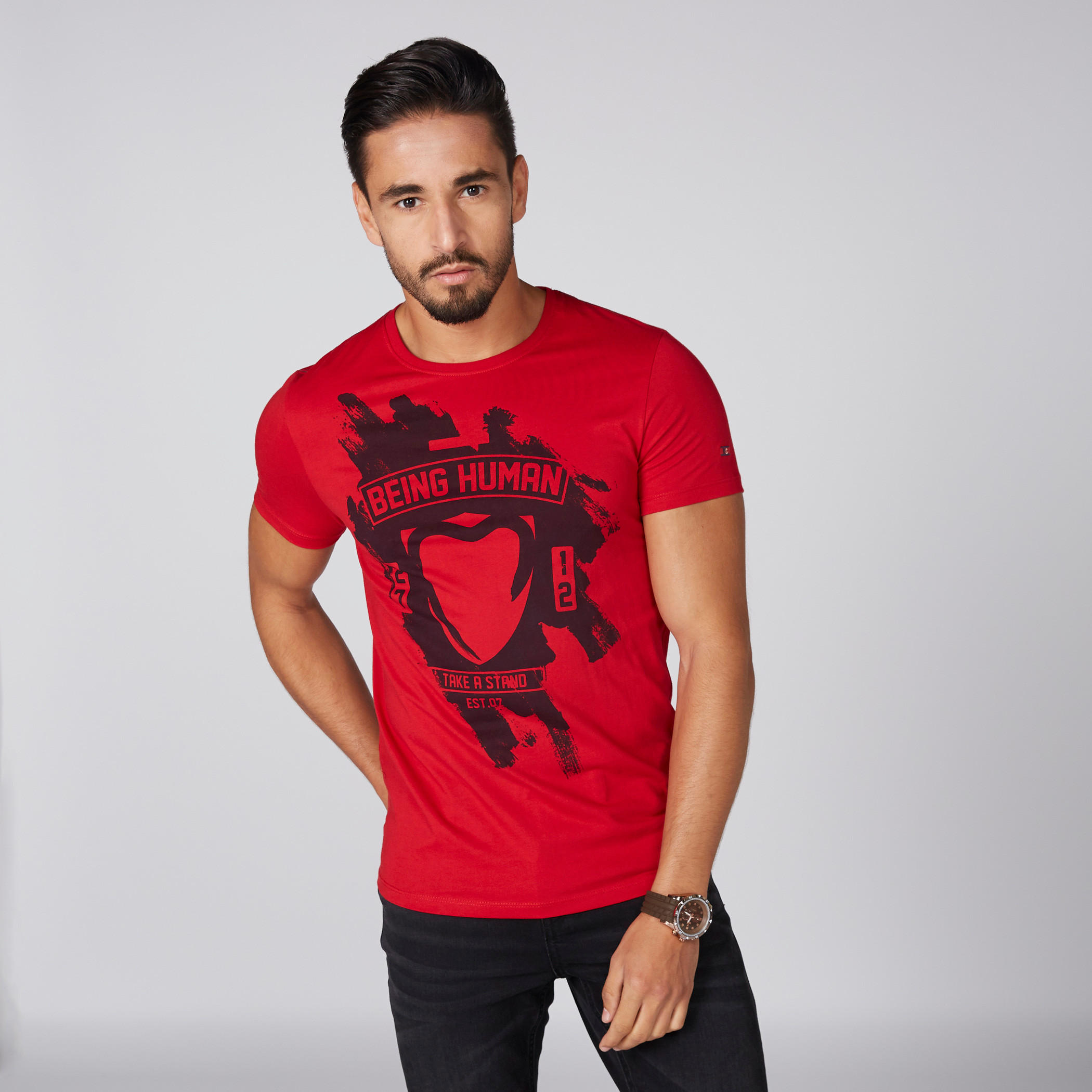 تيشيرت بياقة مستديرة وأكمام قصيرة وطبعات بيينج هيومان-men-clothing-tshirtsandpolos-tshirts-image-1