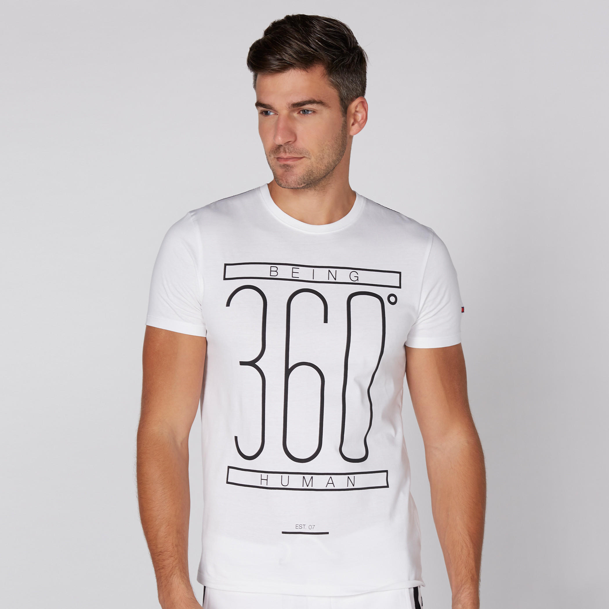 تيشيرت بياقة مستديرة وأكمام قصيرة مع طبعات بيينج هيومان-men-clothing-tshirtsandpolos-tshirts-image-1