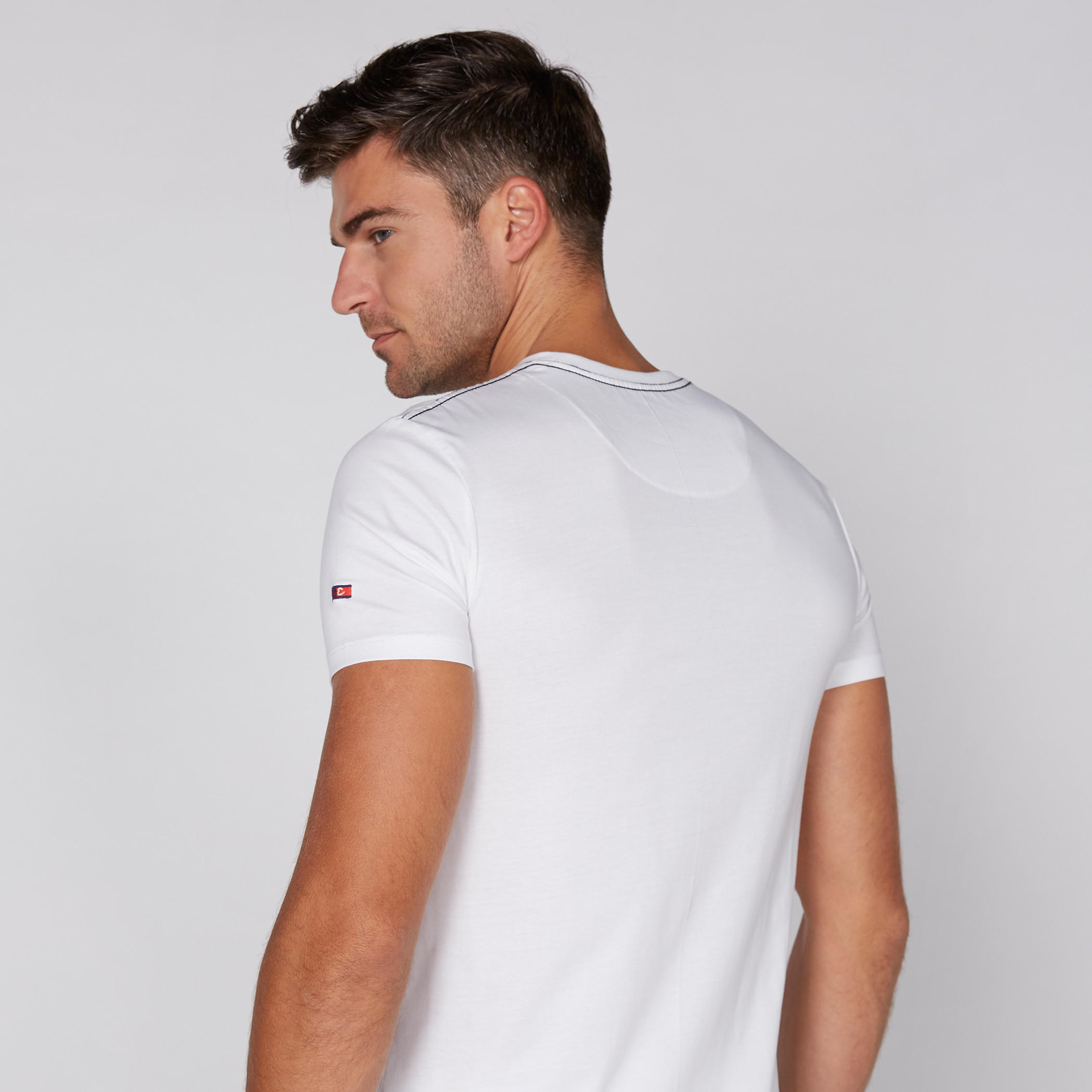 تيشيرت بياقة مستديرة وأكمام قصيرة مع طبعات بيينج هيومان-men-clothing-tshirtsandpolos-tshirts-image-4