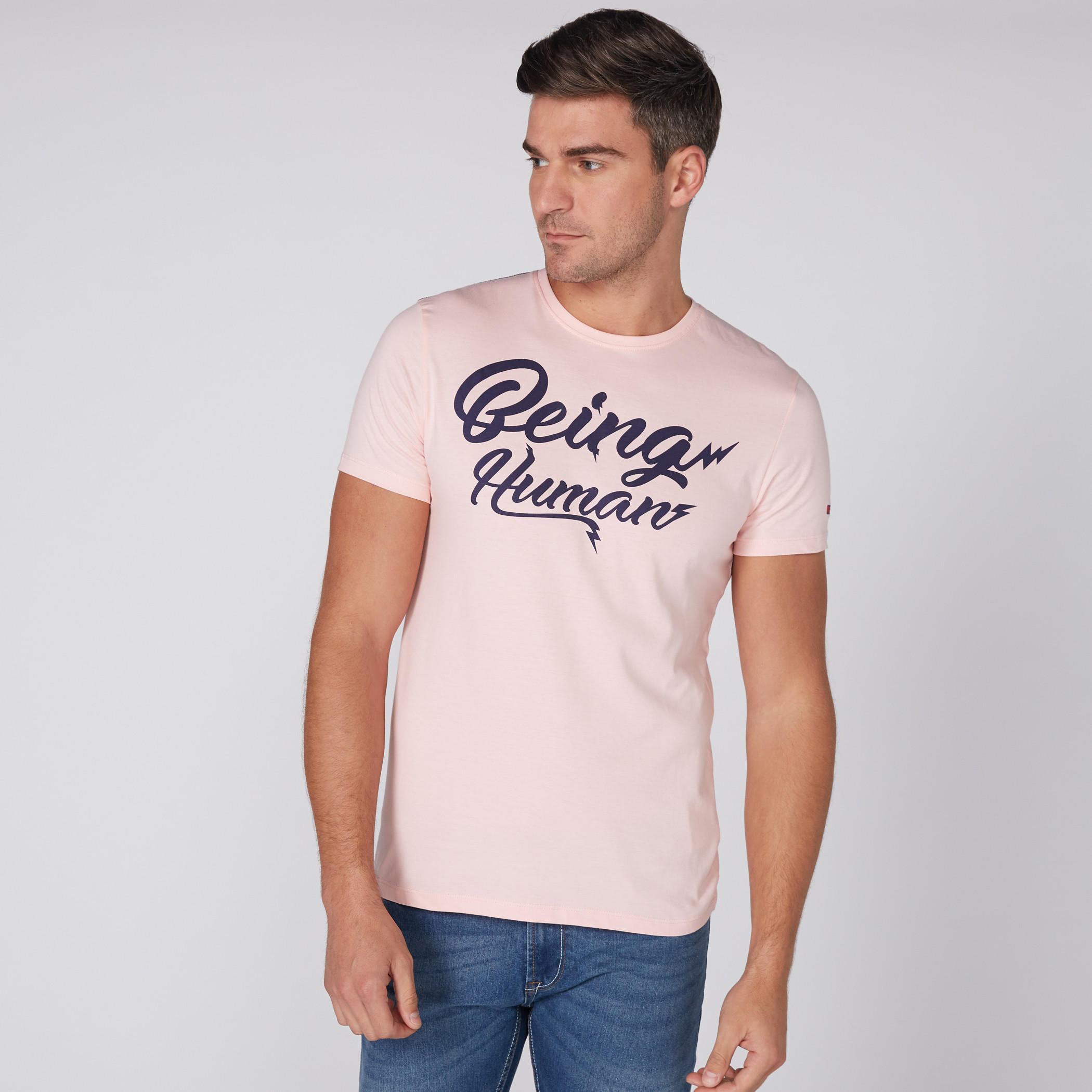تيشيرت بياقة مستديرة وأكمام قصيرة وطبعات بيينج هيومان-men-clothing-tshirtsandpolos-tshirts-image-1