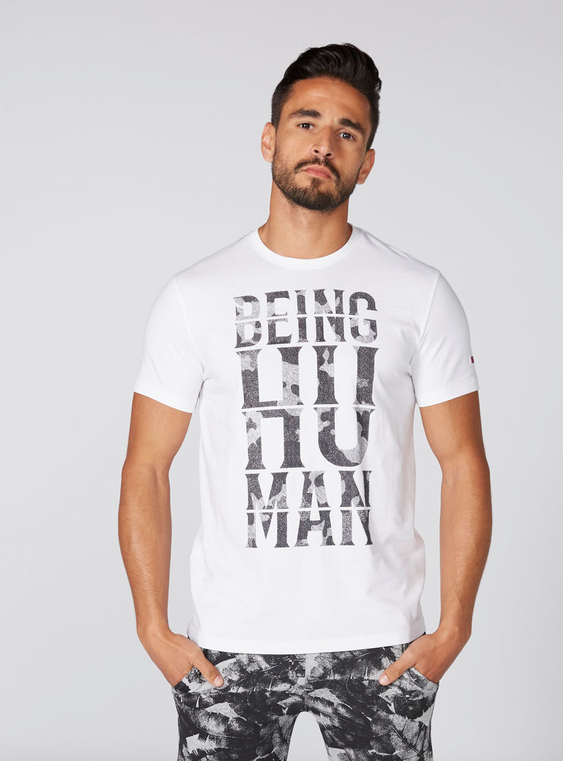 تيشيرت بياقة مستديرة وأكمام قصيرة وطبعات بيينج هيومان-men-clothing-tshirtsandpolos-tshirts-image-1