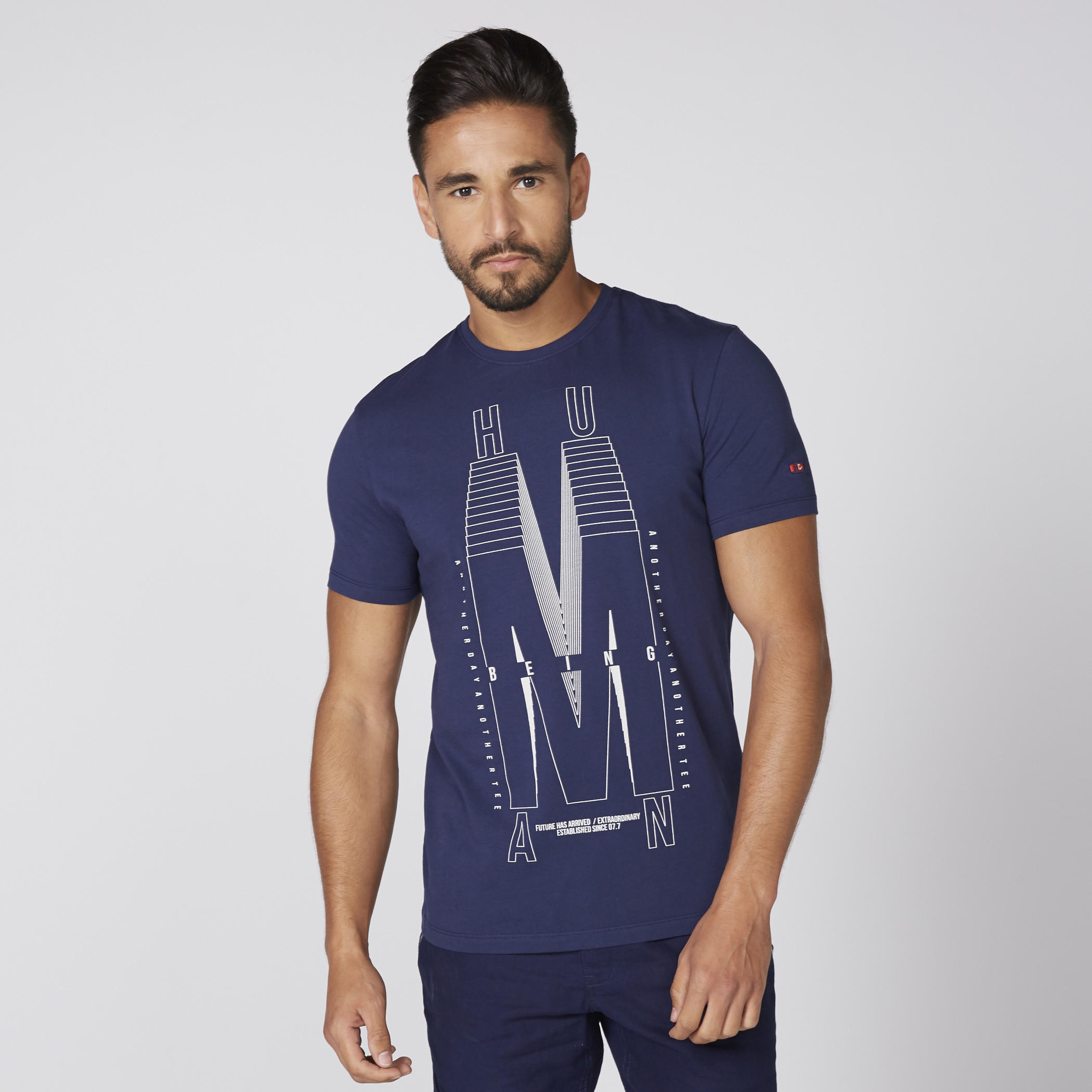 تيشيرت بياقة مستديرة وأكمام قصيرة مع طبعات بيينج هيومان-men-clothing-tshirtsandpolos-tshirts-image-1