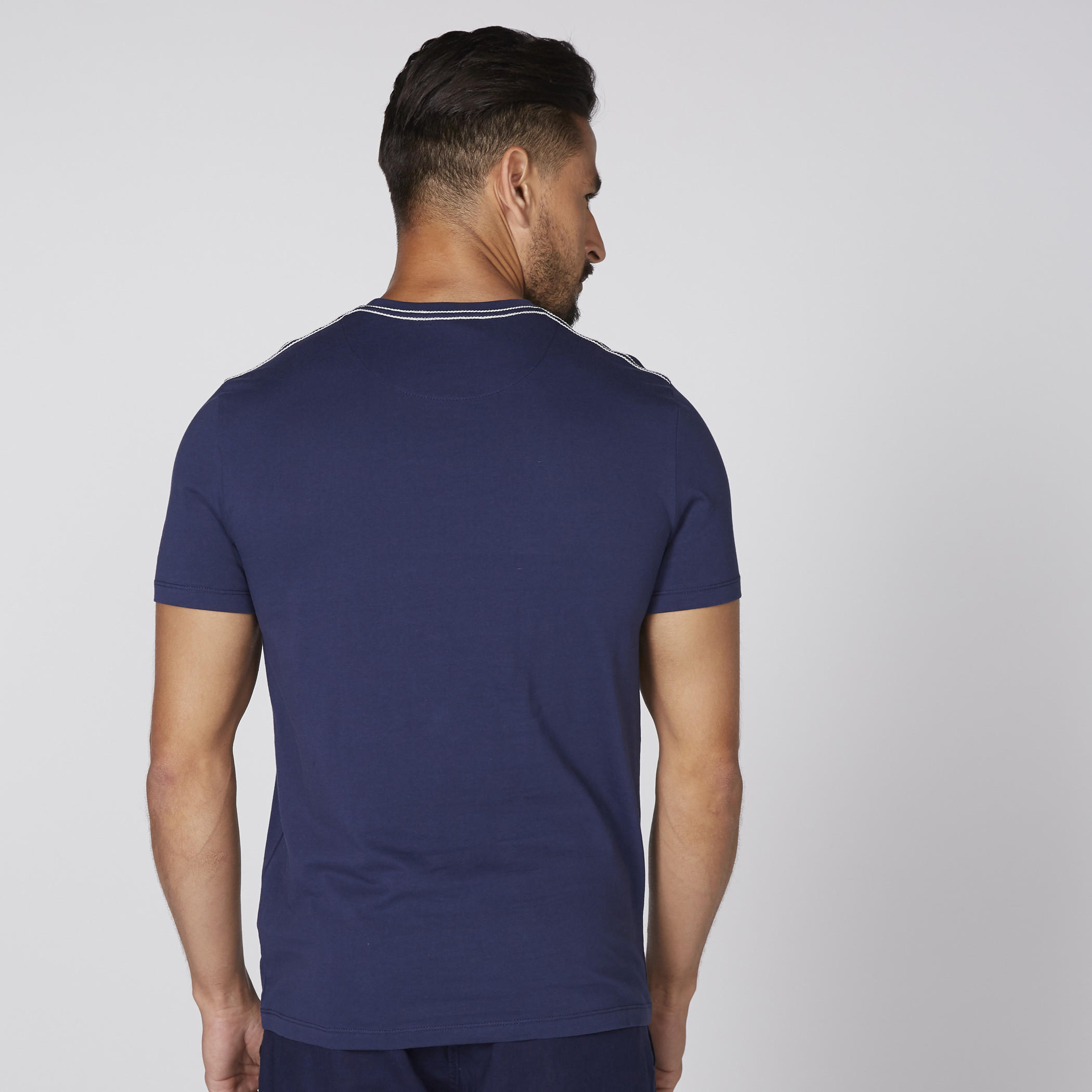 تيشيرت بياقة مستديرة وأكمام قصيرة مع طبعات بيينج هيومان-men-clothing-tshirtsandpolos-tshirts-image-4