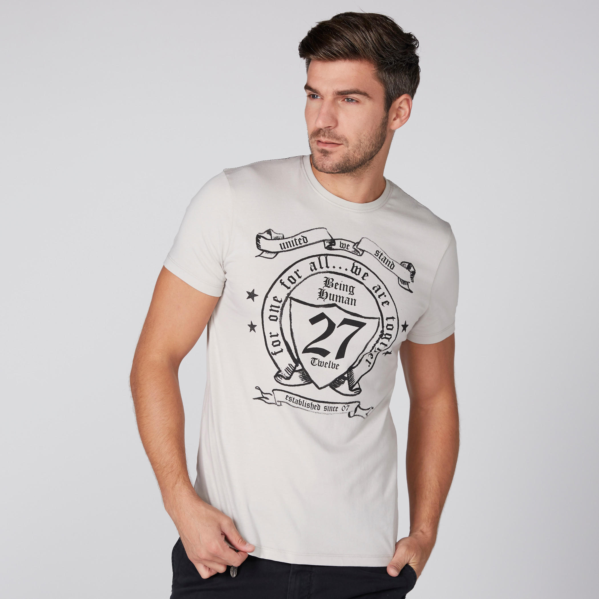 تيشيرت بياقة مستديرة وأكمام قصيرة وطبعات بيينج هيومان-men-clothing-tshirtsandpolos-tshirts-image-1
