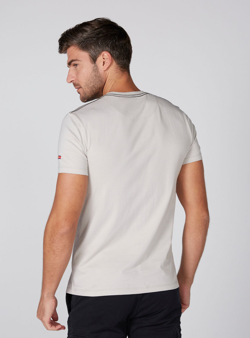 تيشيرت بياقة مستديرة وأكمام قصيرة وطبعات بيينج هيومان-men-clothing-tshirtsandpolos-tshirts-image-2