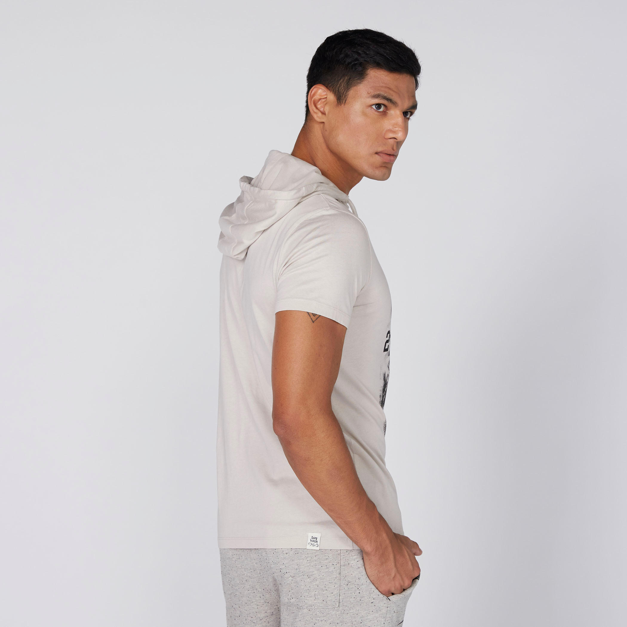 تيشيرت بأكمام قصيرة وقبعة وطبعات بيينج هيومان-men-clothing-tshirtsandpolos-tshirts-image-3