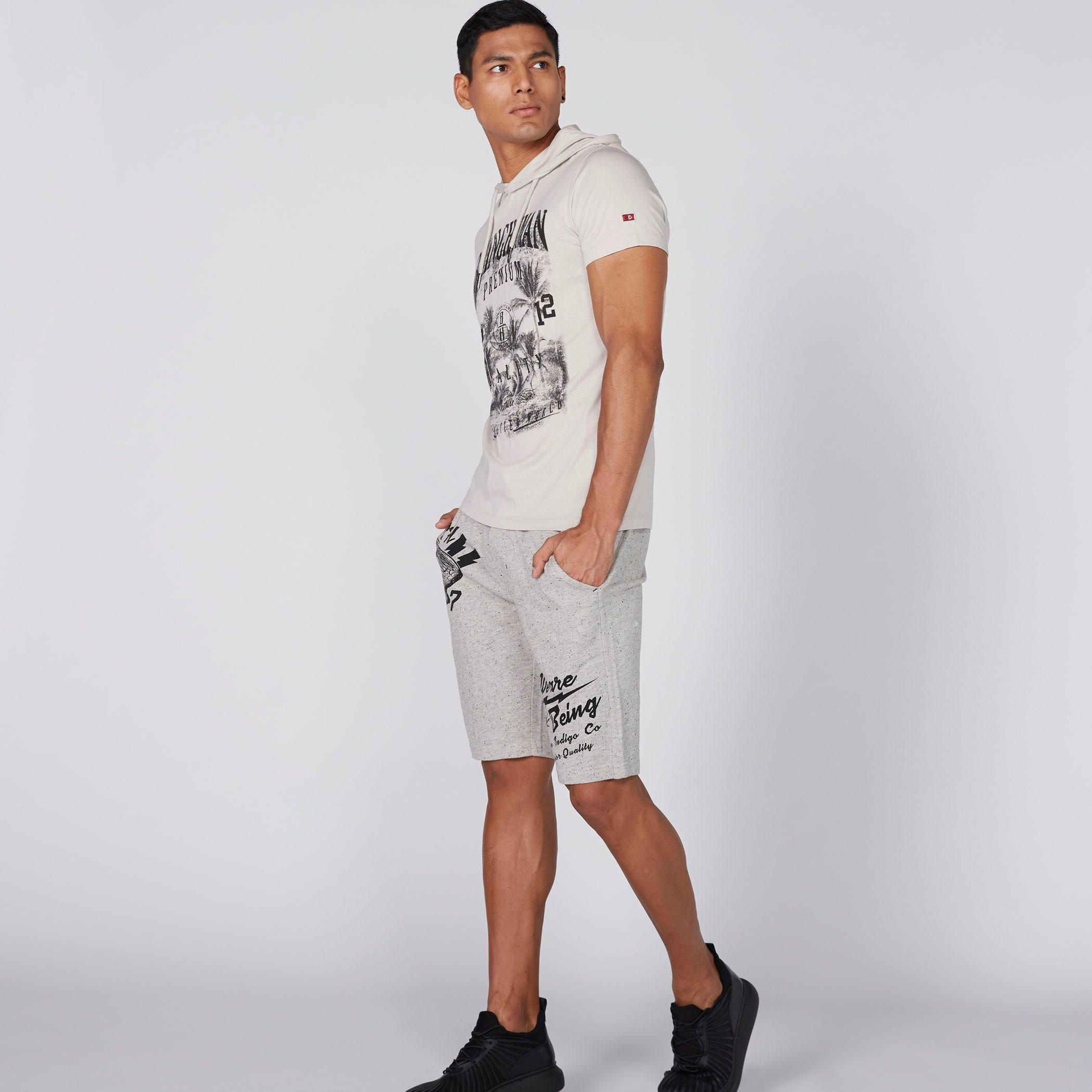 تيشيرت بأكمام قصيرة وقبعة وطبعات بيينج هيومان-men-clothing-tshirtsandpolos-tshirts-image-4