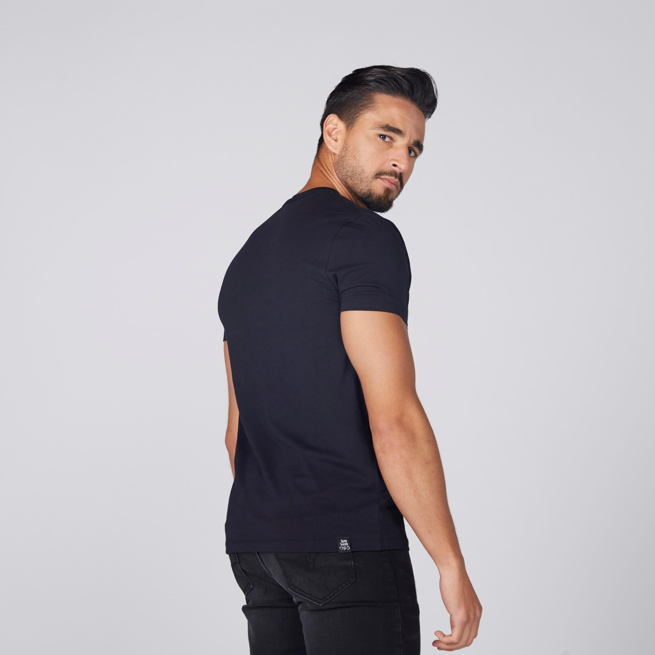 تيشيرت بياقة فولت وأكمام قصيرة من بيينج هيومان-men-clothing-tshirtsandpolos-tshirts-image-2