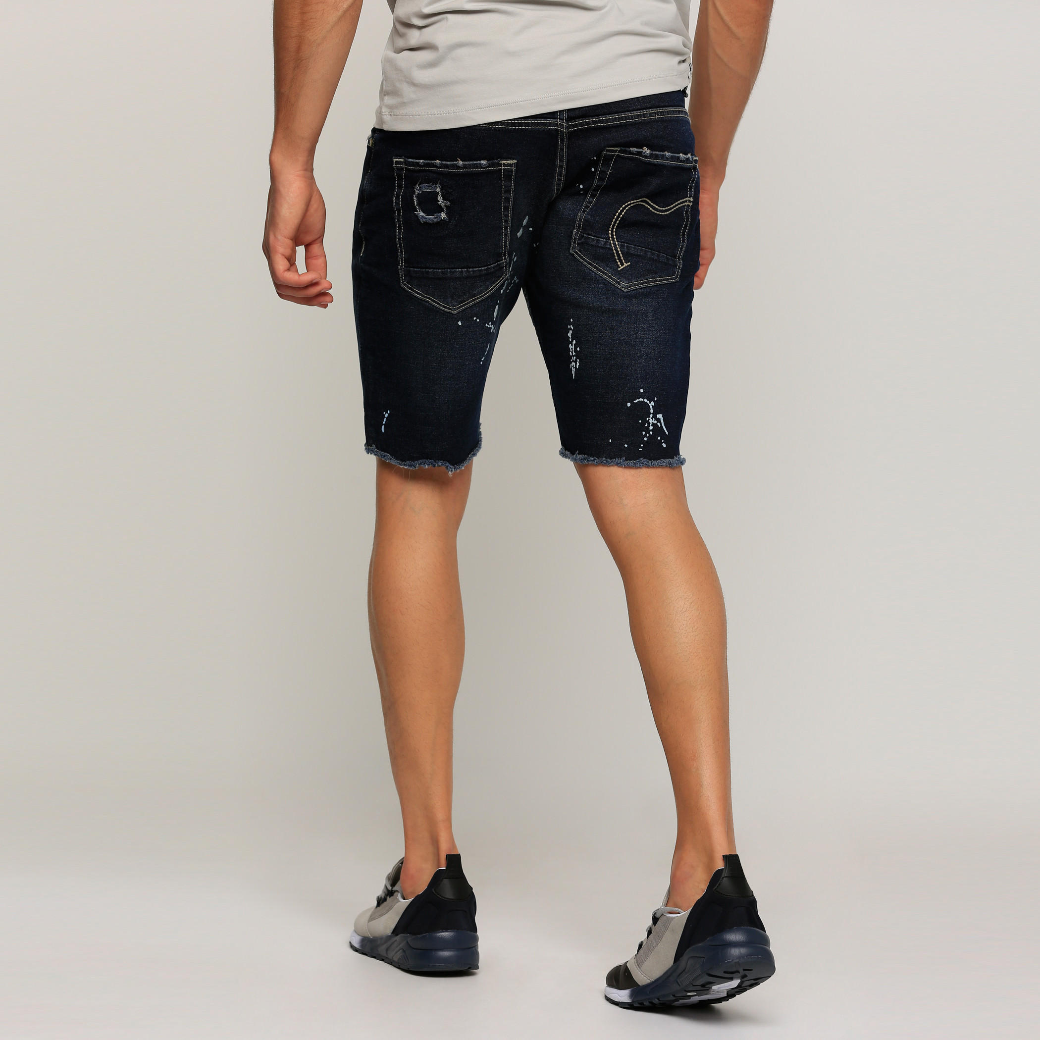 شورت بجيوب وطبعات بيينج هيومان-men-clothing-bottoms-shorts-image-2