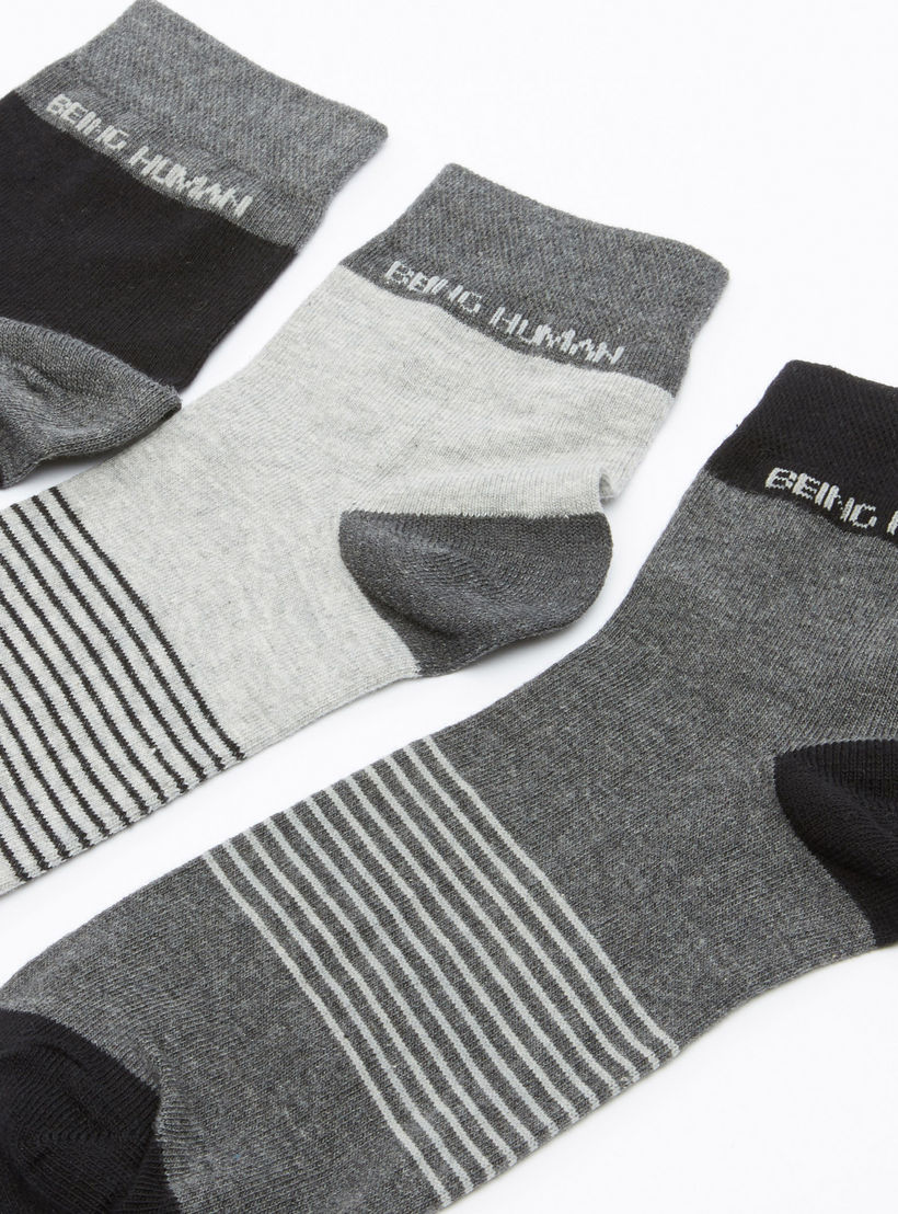 جوارب مقلّمة بطول الكاحل من بيينج هيومان - طقم من 3 أزواج-men-socks-image-3
