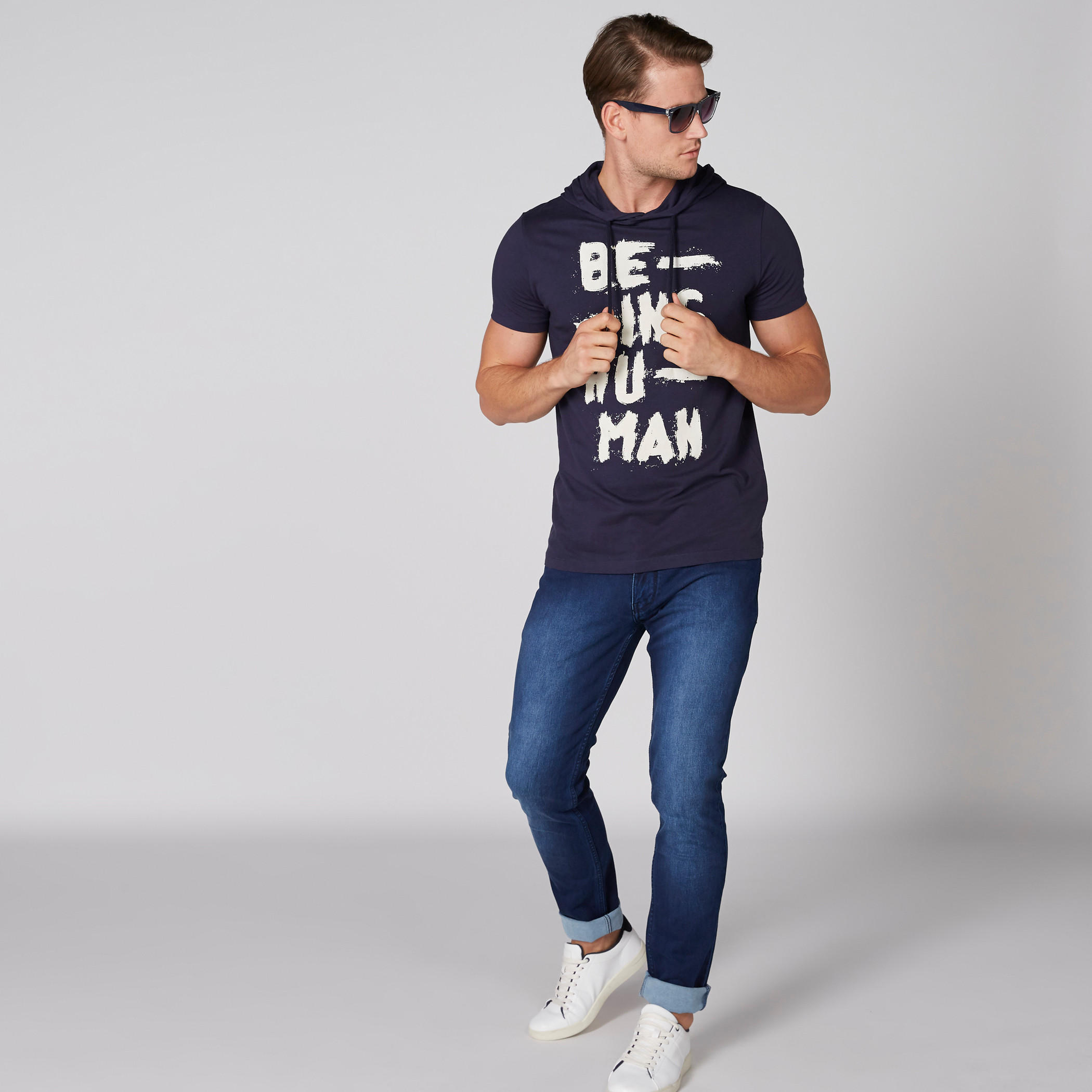 تيشيرت بأكمام قصيرة وقبعة وطبعات بيينج هيومان-men-clothing-tshirtsandpolos-tshirts-image-1