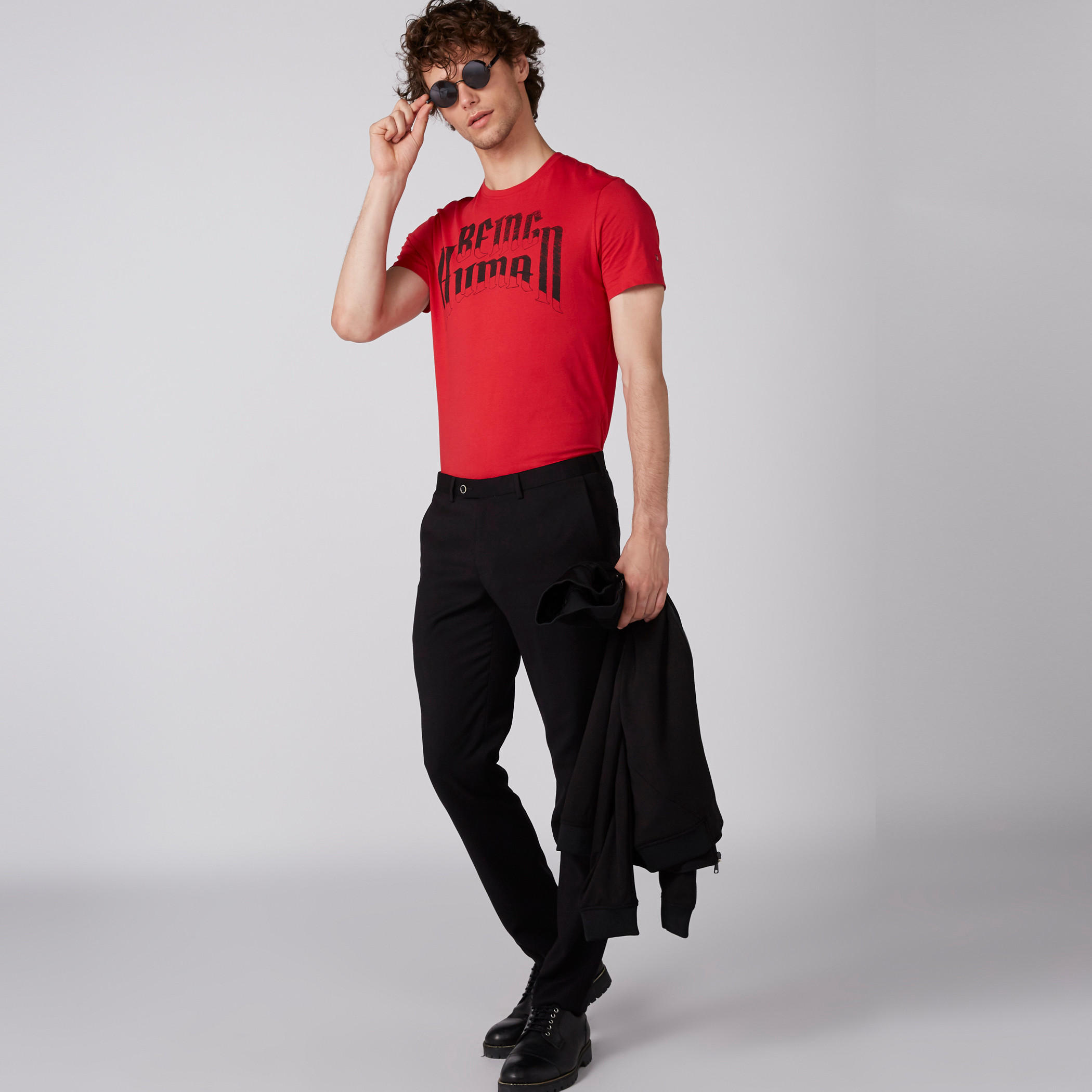 تيشيرت بطبعات وياقة ضيقة وأكمام قصيرة من بيينج هيومان-men-clothing-tshirtsandpolos-tshirts-image-5