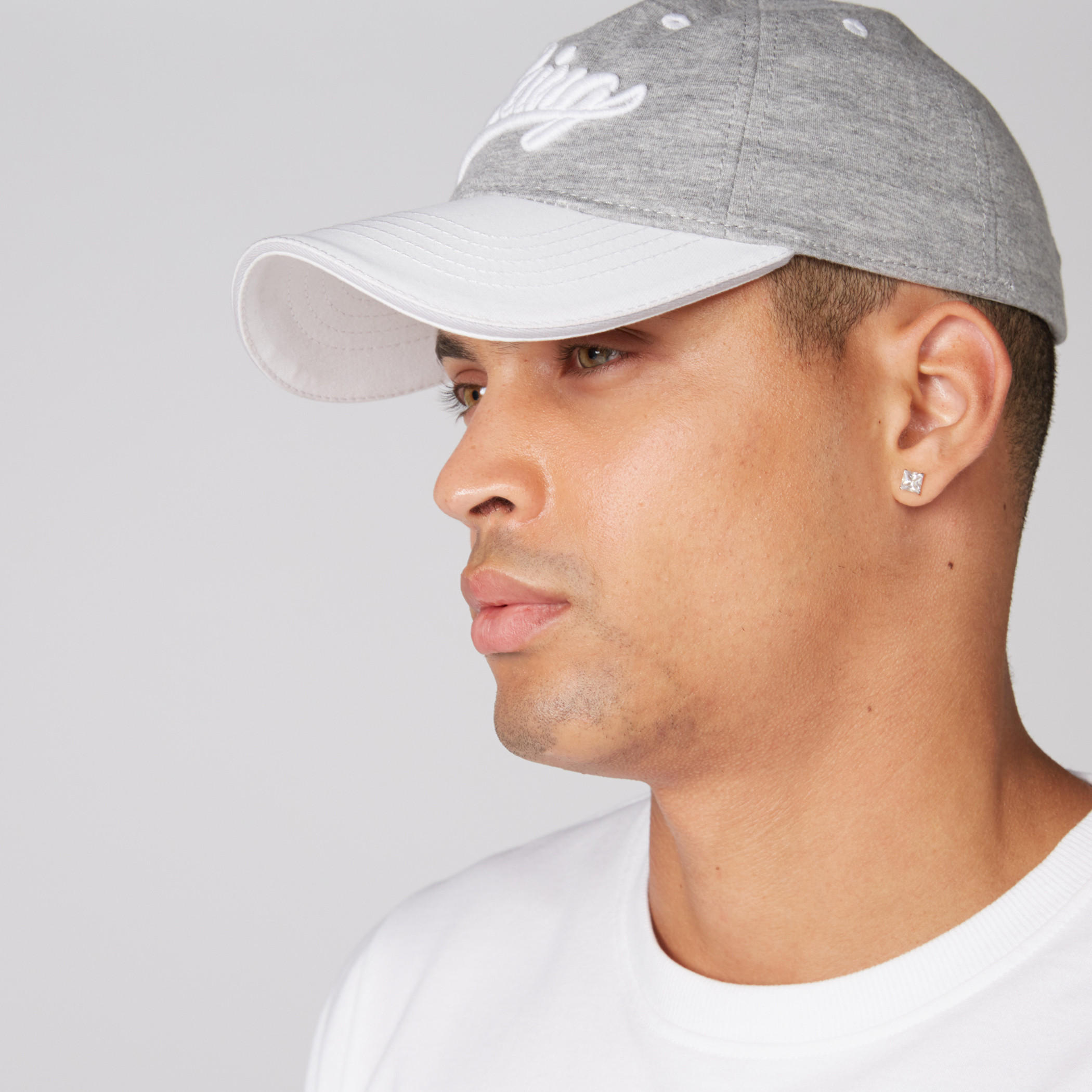 قبعة كاب مطرّزة بثنية إغلاق من بيينج هيومان-men-caps-image-2