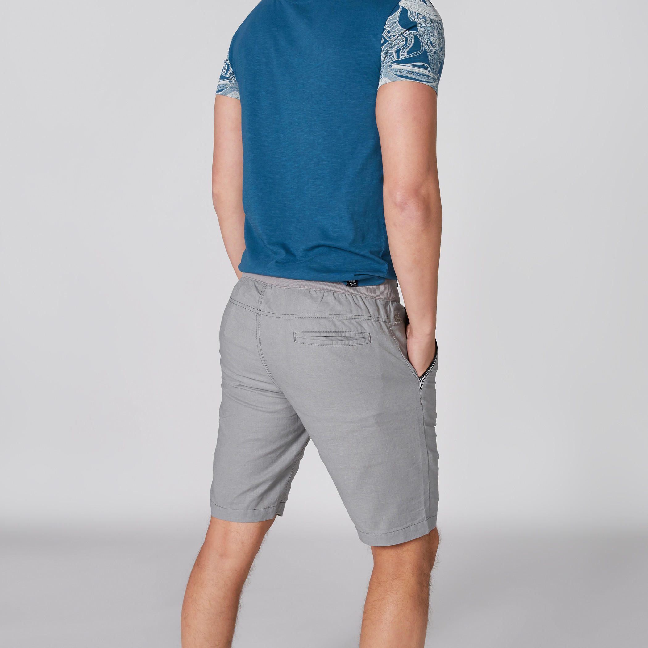 شورت بارز الملمس بجيوب من بيينج هيومان-men-clothing-bottoms-shorts-image-2