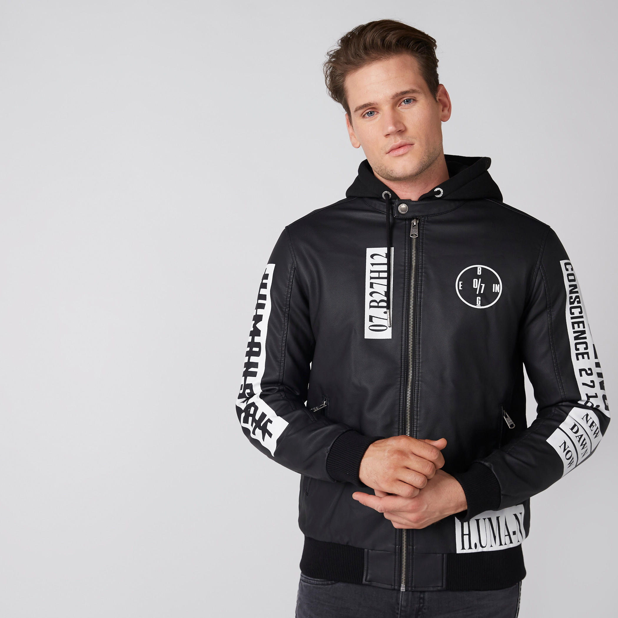 جاكيت بأكمام طويلة وسحّاب إغلاق وقبعة وطبعات بيينج هيومن-men-clothing-jacketsandblazers-jackets-image-4
