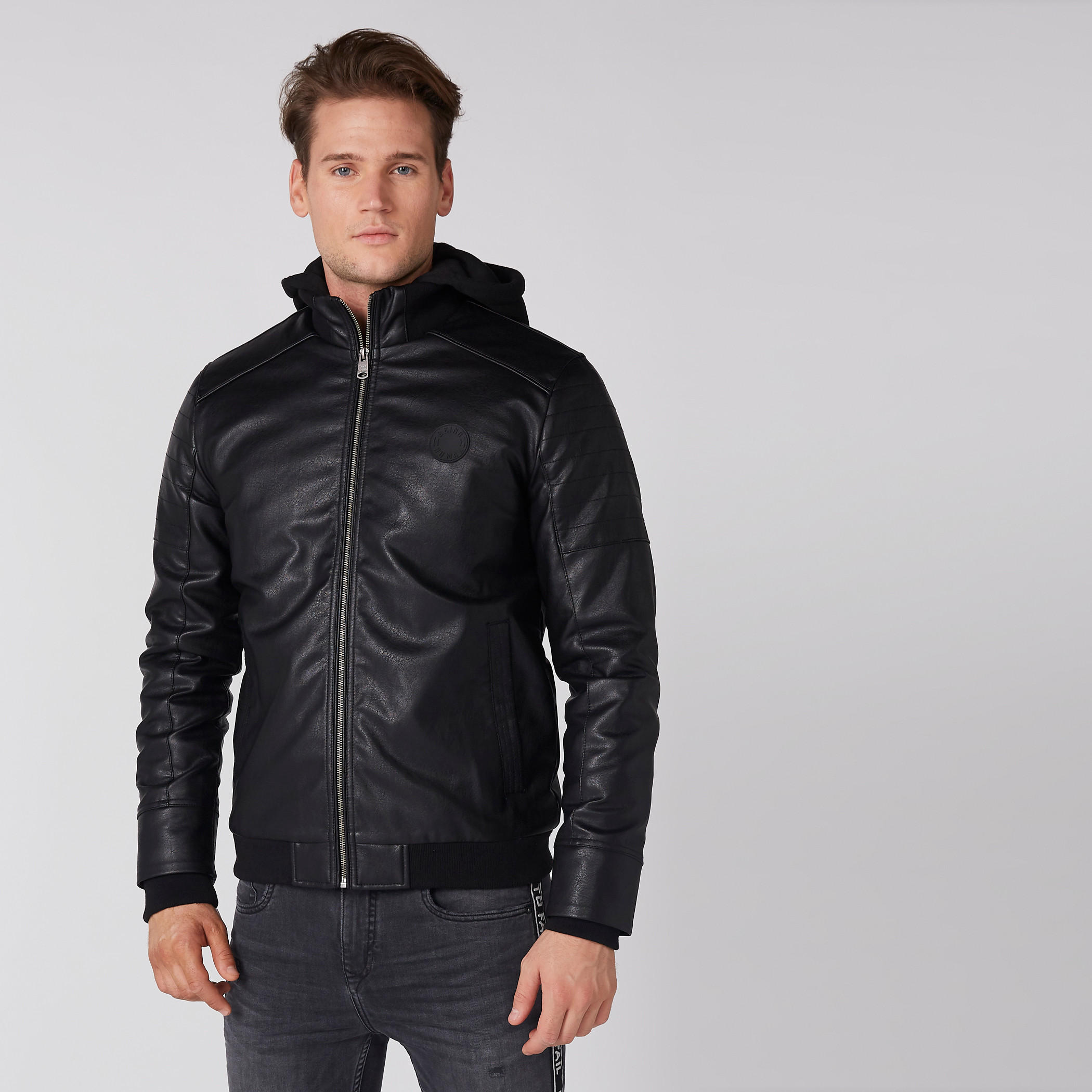 جاكيت بومبر بأكمام طويلة وسحاب إغلاق وقبعة من بيينج هيومن-men-clothing-jacketsandblazers-jackets-image-2
