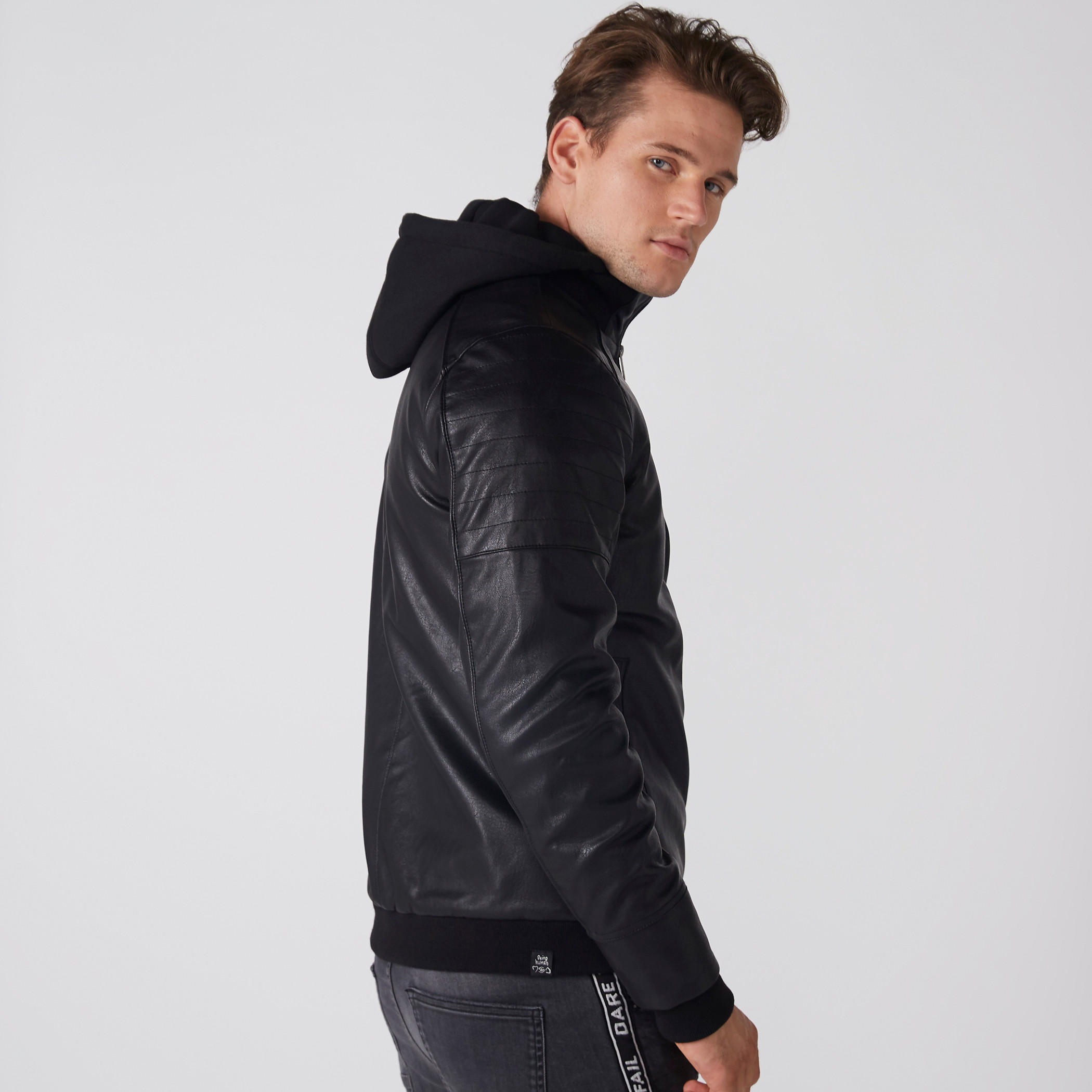 جاكيت بومبر بأكمام طويلة وسحاب إغلاق وقبعة من بيينج هيومن-men-clothing-jacketsandblazers-jackets-image-3