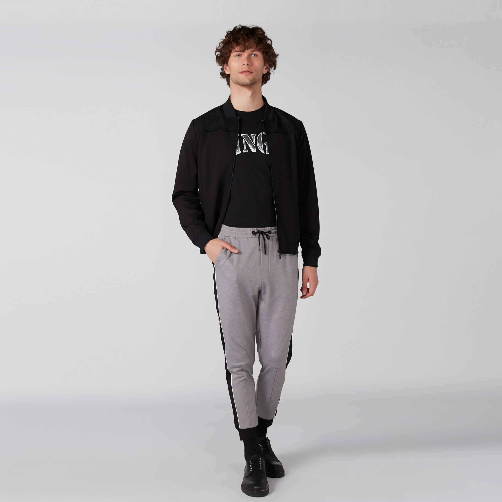 تيشيرت بطبعات وياقة ضيقة وأكمام قصيرة من بيينج هيومان-men-clothing-tshirtsandpolos-tshirts-image-7