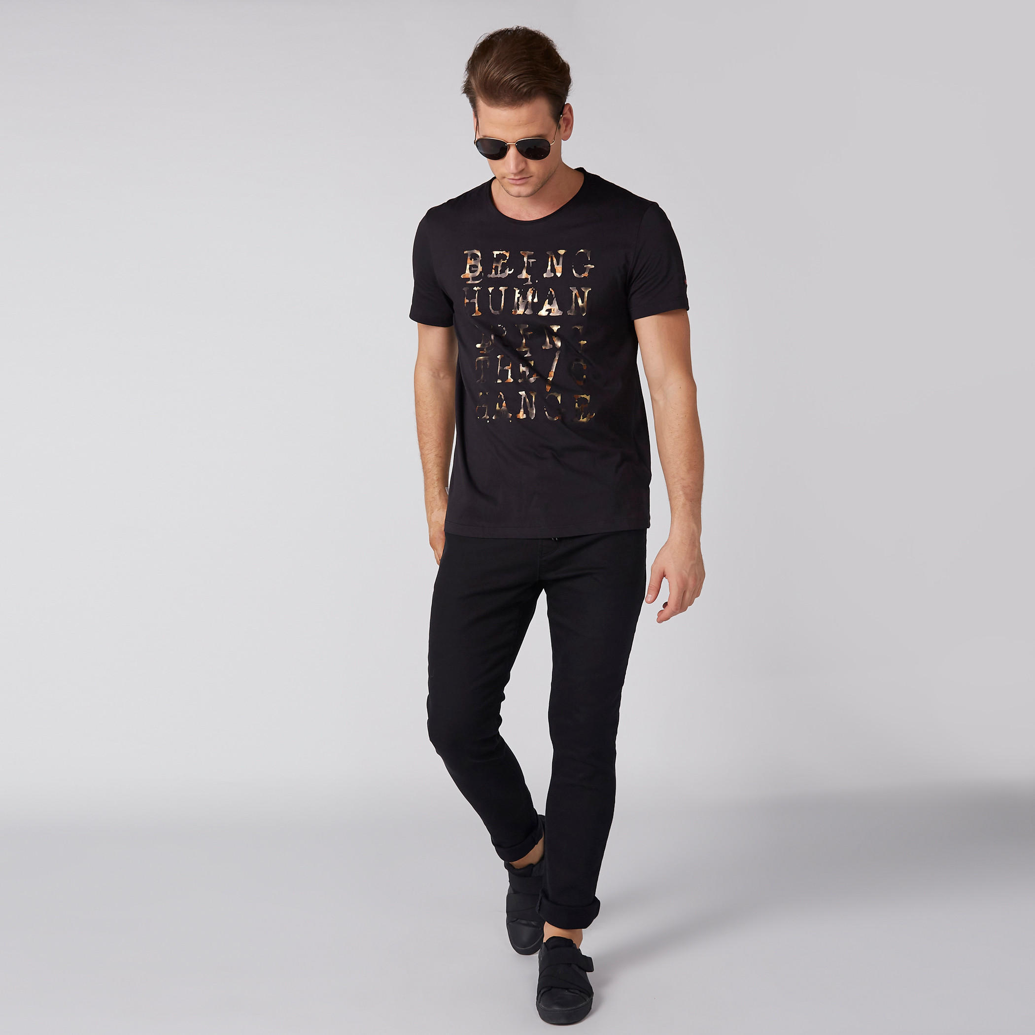 تيشيرت بياقة مستديرة وأكمام قصيرة بطبعات بيينج هيومان-men-clothing-tshirtsandpolos-tshirts-image-4
