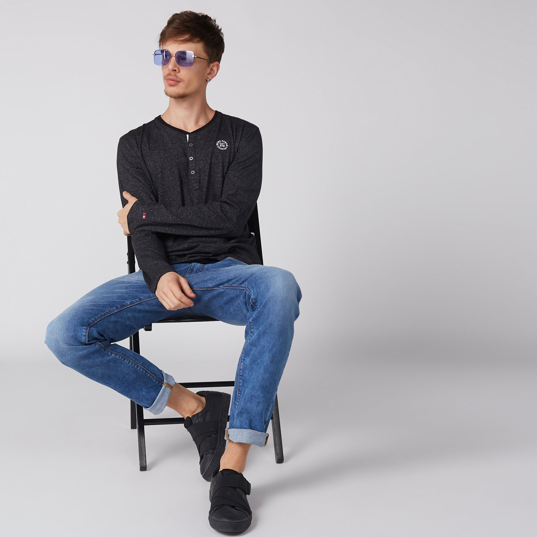 تيشيرت بارز الملمس بياقة هينلي وأكمام طويلة من بيينج هيومان-men-clothing-tshirtsandpolos-tshirts-image-3