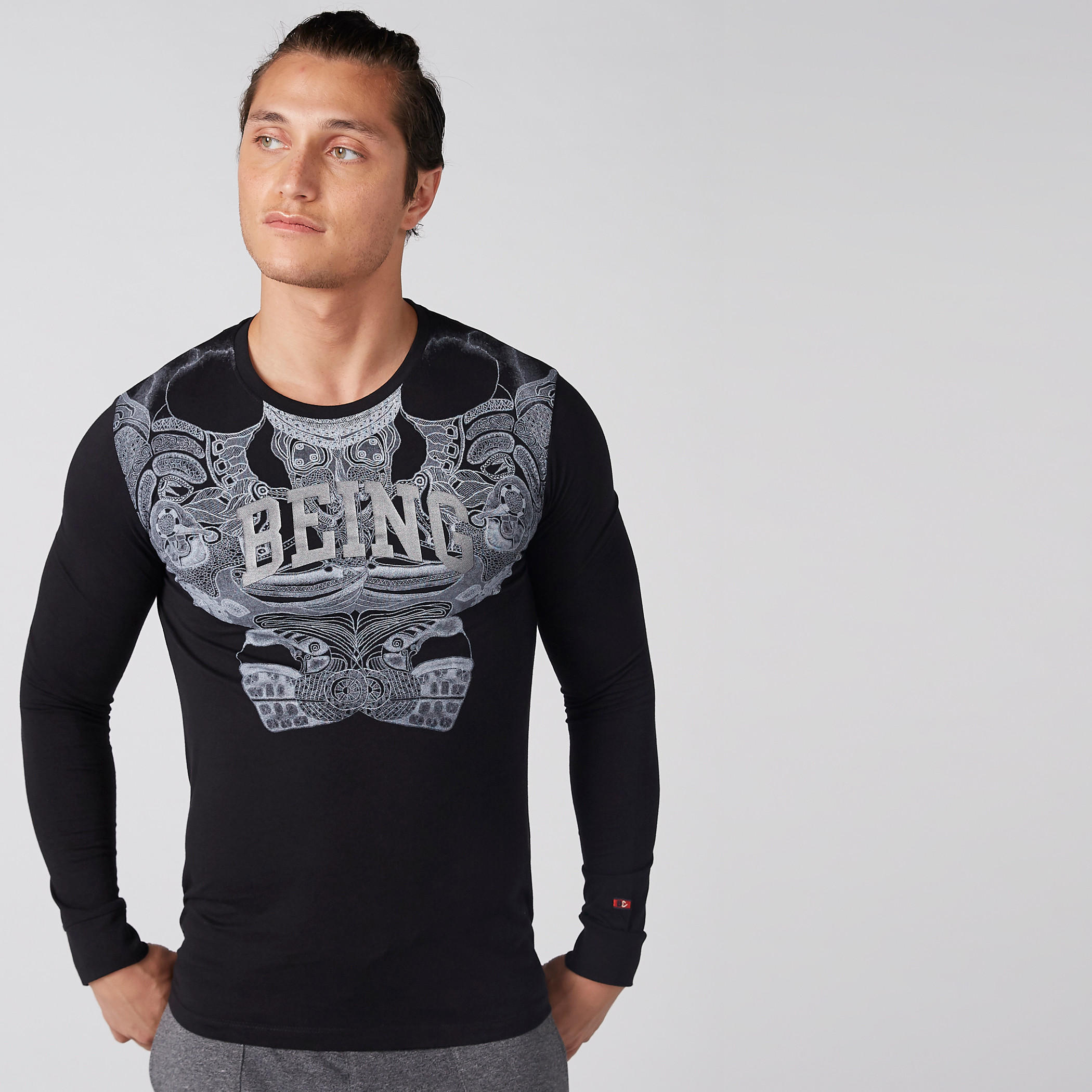 تيشيرت بياقة مستديرة وأكمام طويلة من بيينج هيومان-men-clothing-tshirtsandpolos-tshirts-image-1