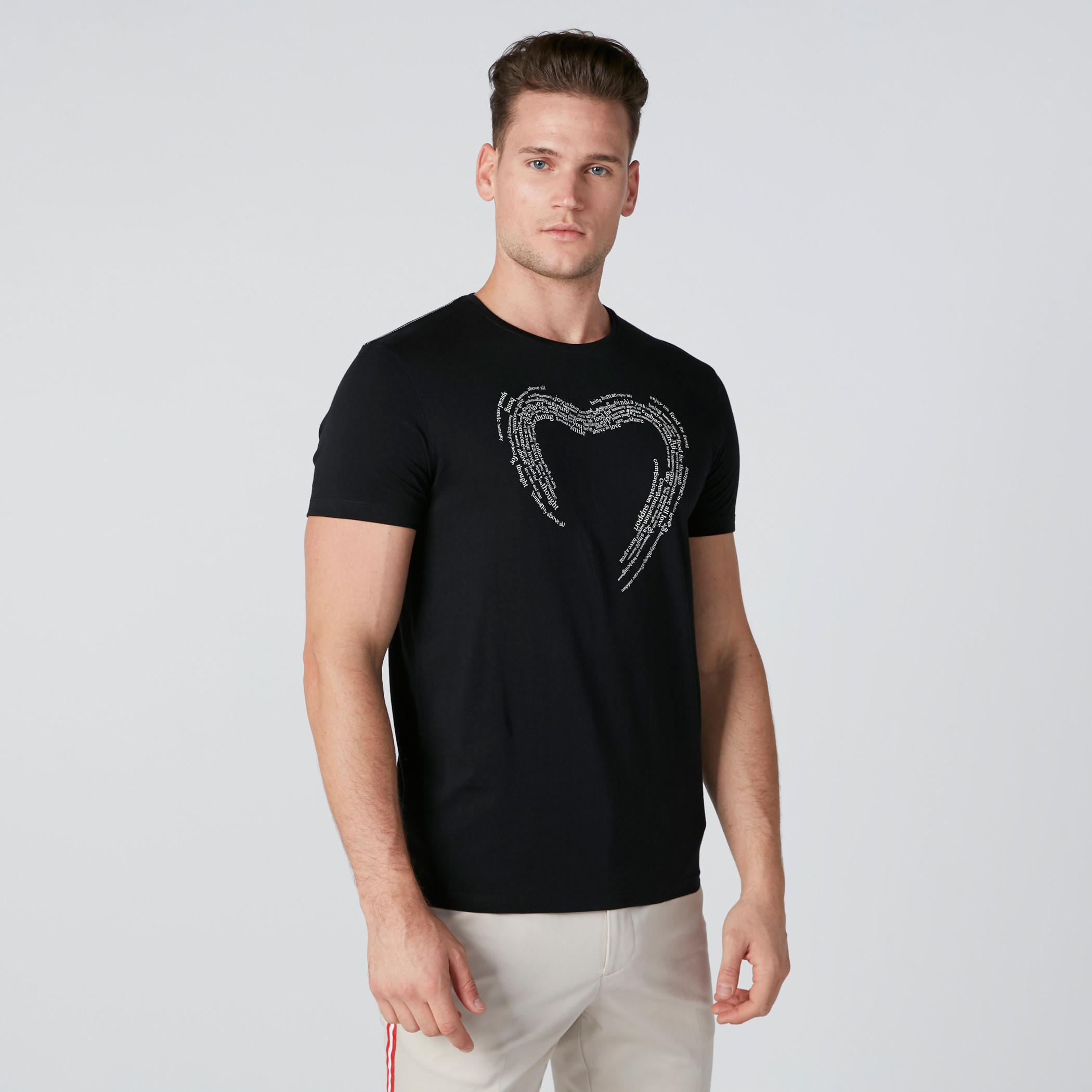 تيشيرت بياقة ضيّقة وطبعات بيينج هيومان-men-clothing-tshirtsandpolos-tshirts-image-4