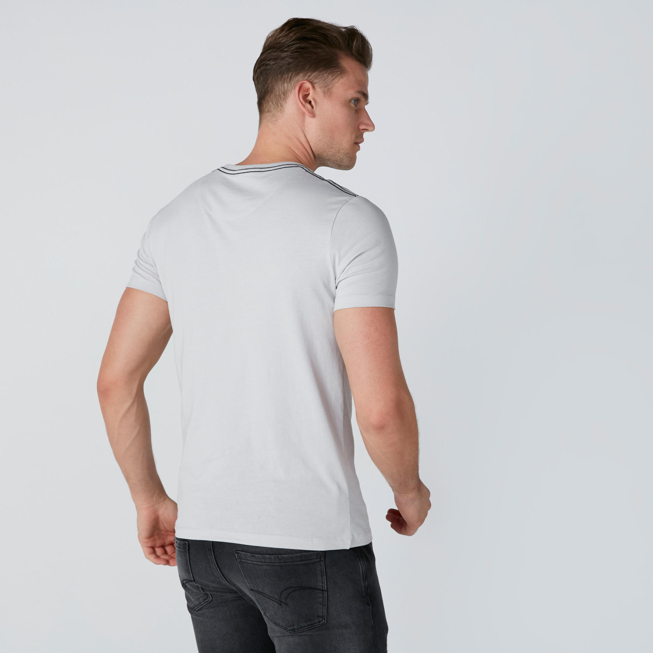 تيشيرت بطبعات وقصّة سليم فيت وأكمام قصيرة من بيينج هيومن-men-clothing-tshirtsandpolos-tshirts-image-2
