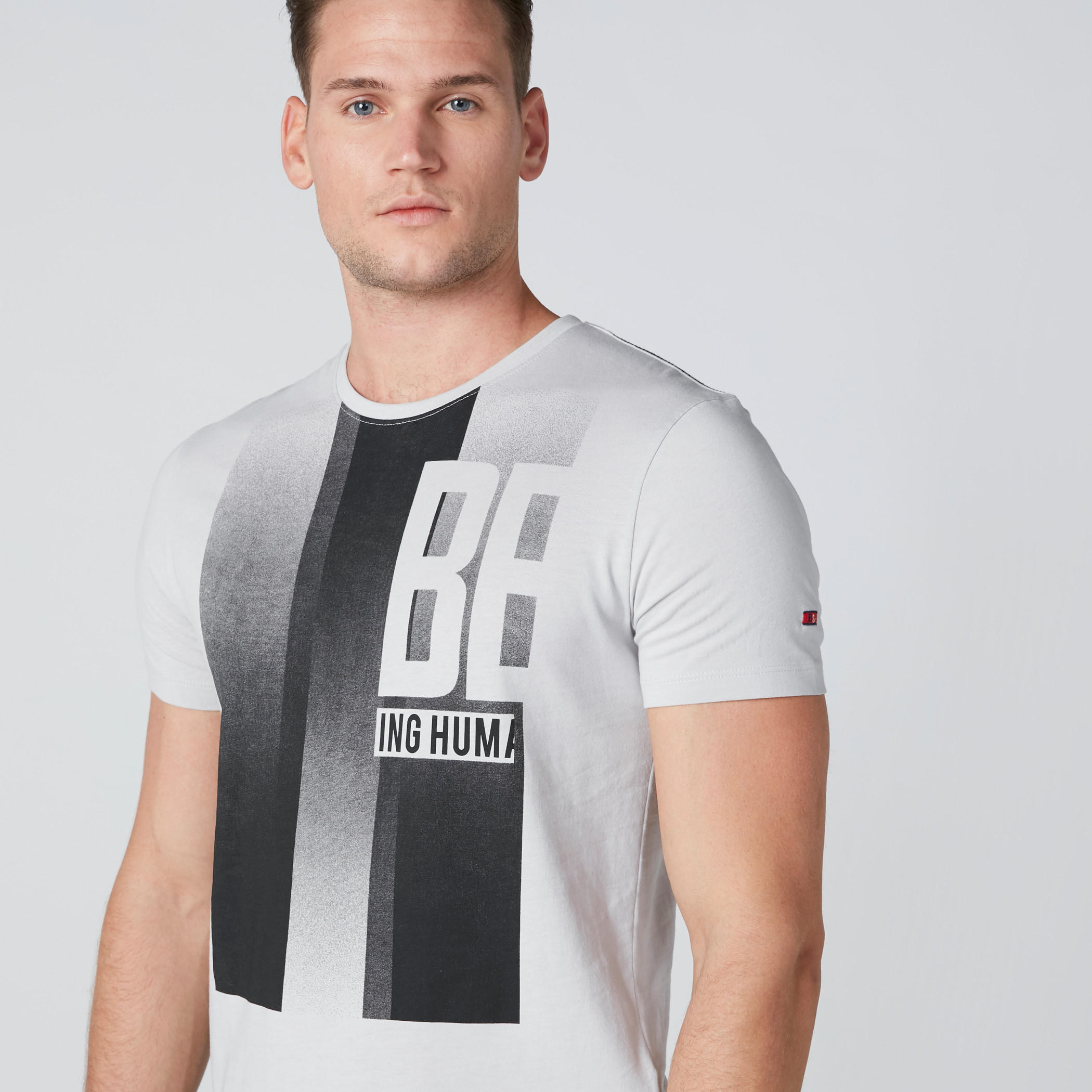 تيشيرت بطبعات وقصّة سليم فيت وأكمام قصيرة من بيينج هيومن-men-clothing-tshirtsandpolos-tshirts-image-4