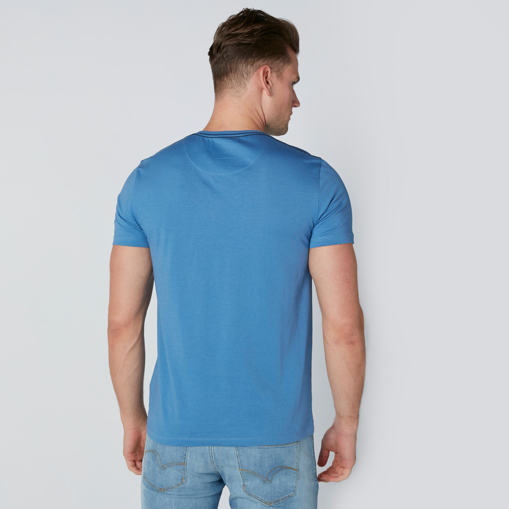 تيشيرت بطبعات وقصّة سليم فيت وأكمام قصيرة من بيينج هيومن-men-clothing-tshirtsandpolos-tshirts-image-2