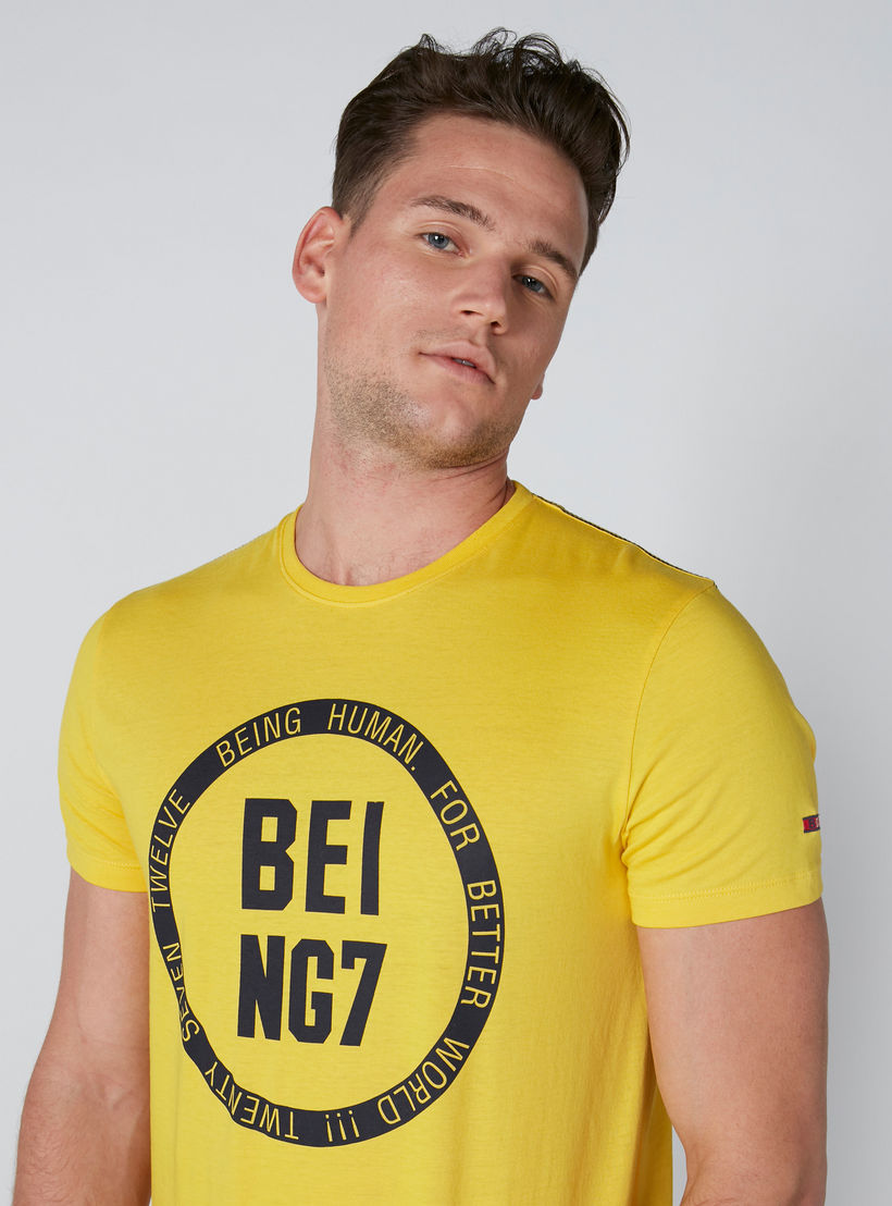 تيشيرت بطبعات وياقة ضيقة وأكمام قصيرة من بيينج هيومان-men-clothing-tshirtsandpolos-tshirts-image-1