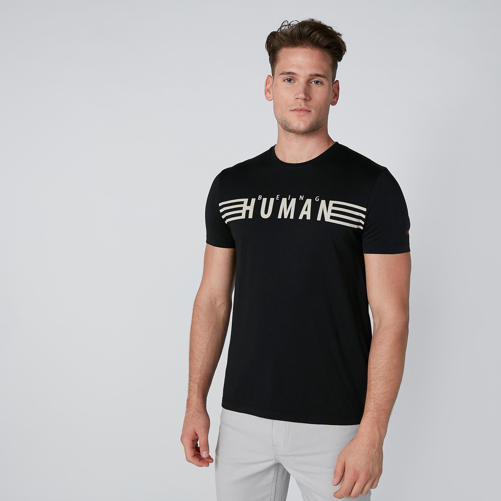 تيشيرت بطبعات بيينج هيومان بياقة ضيقة وقصّة سليم فيت-men-clothing-tshirtsandpolos-tshirts-image-2