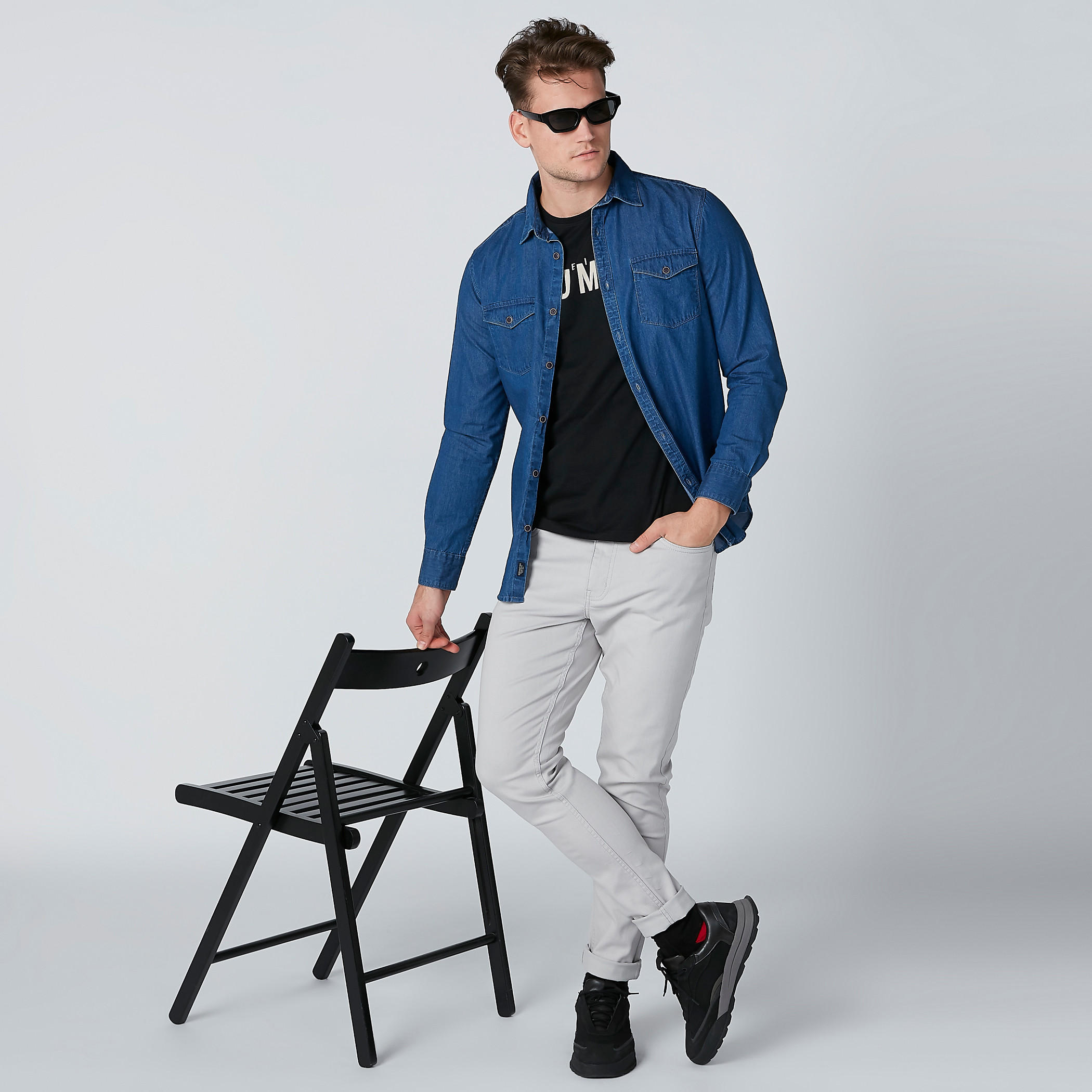 تيشيرت بطبعات بيينج هيومان بياقة ضيقة وقصّة سليم فيت-men-clothing-tshirtsandpolos-tshirts-image-1
